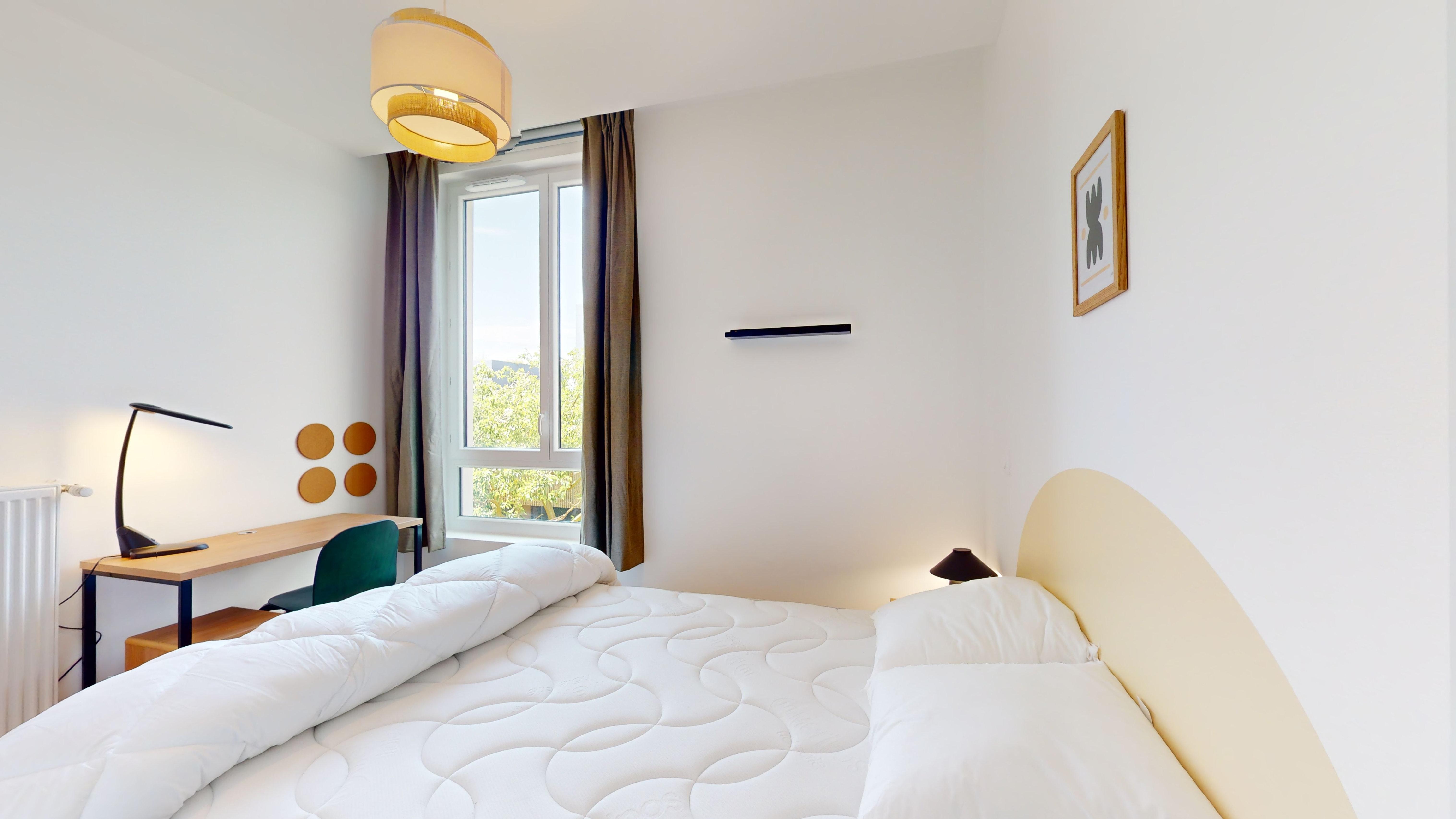 Room With Shared Bathroom - 206 - 2
