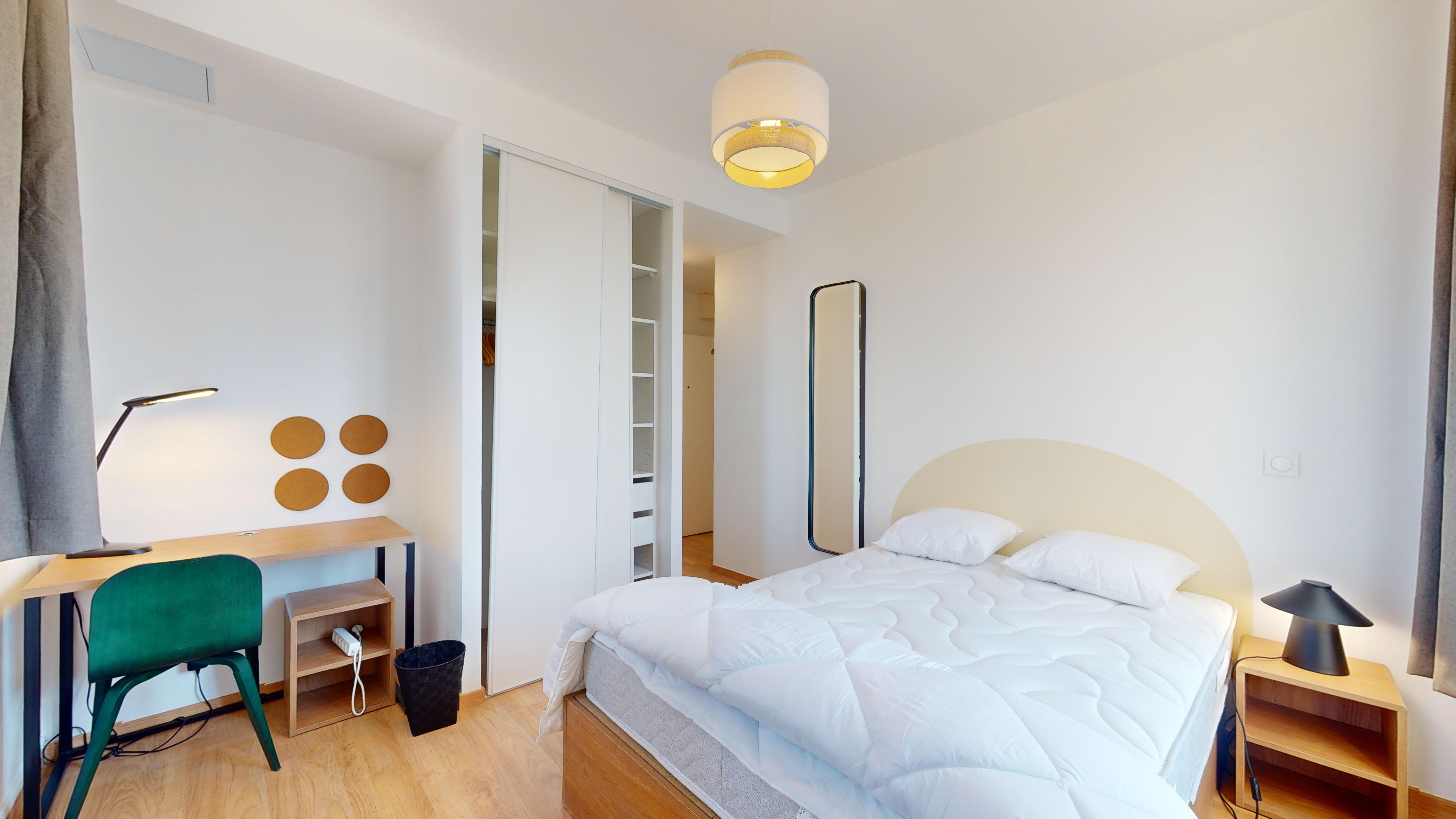 Room With Private Bathroom 208 - 5