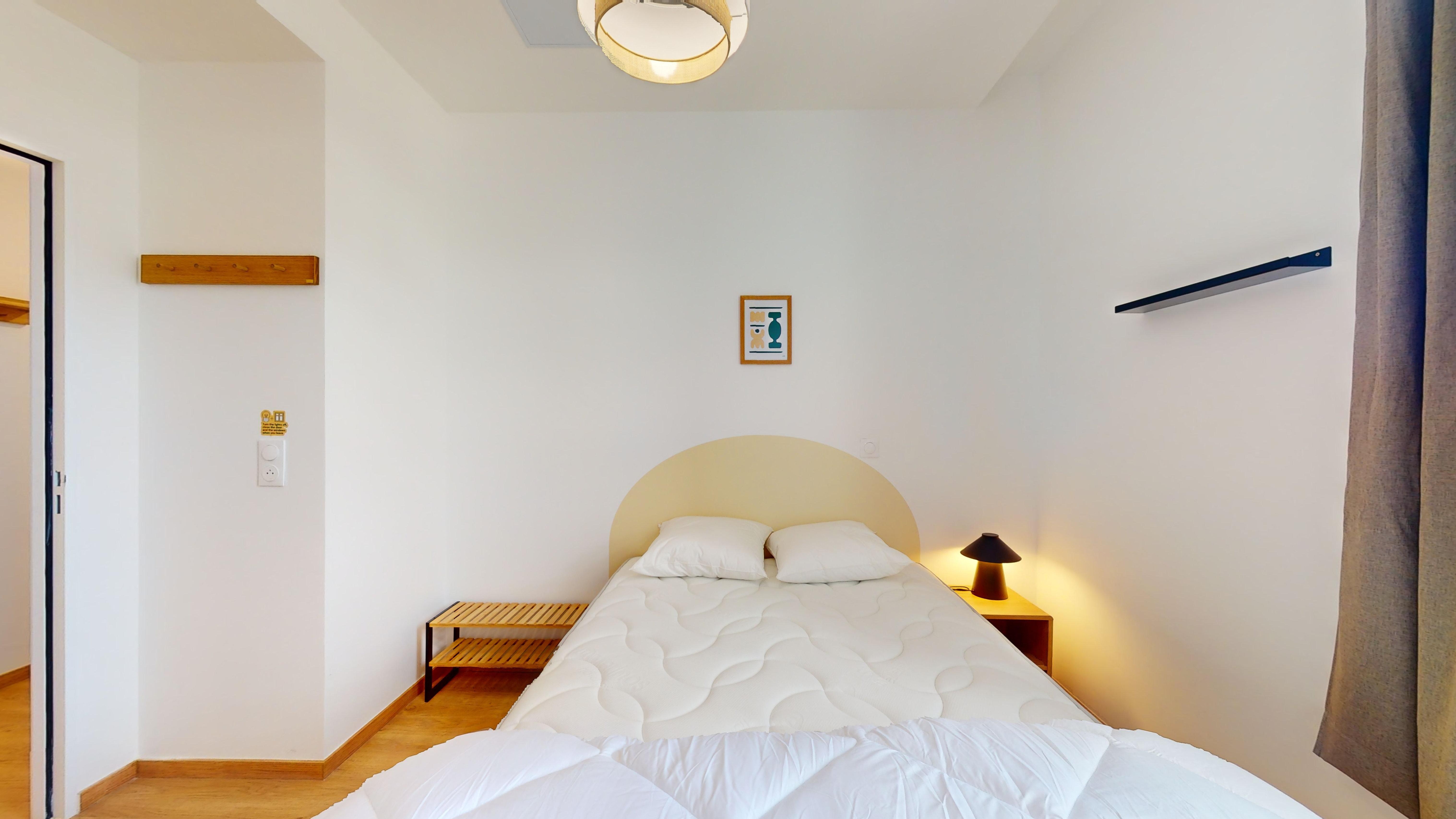 Room With Private Bathroom 407 - 3