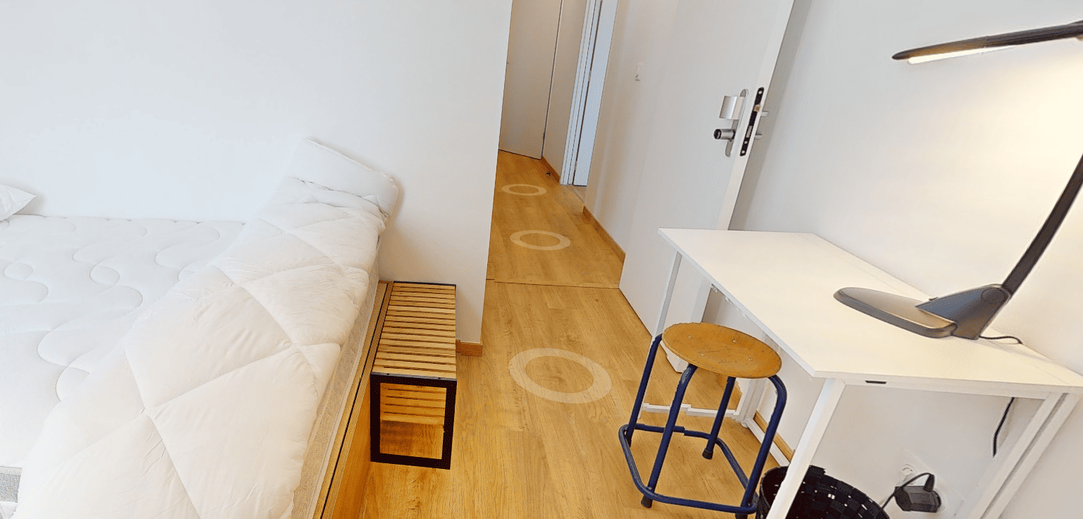 Room With Private Bathroom 409 - 2