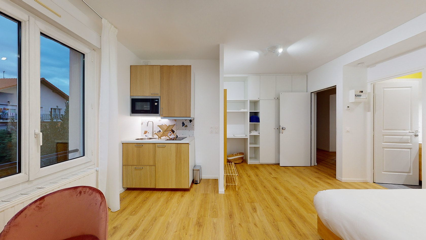 Studio For Two People - 4 - 1