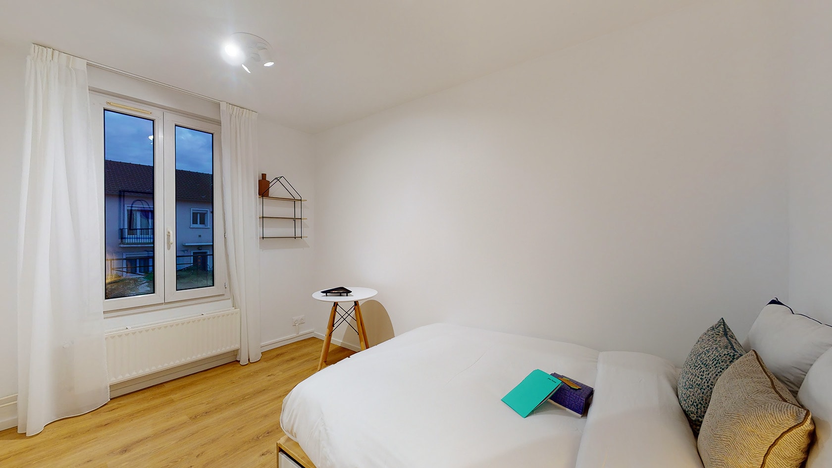 Room For One Person - 7 - 1