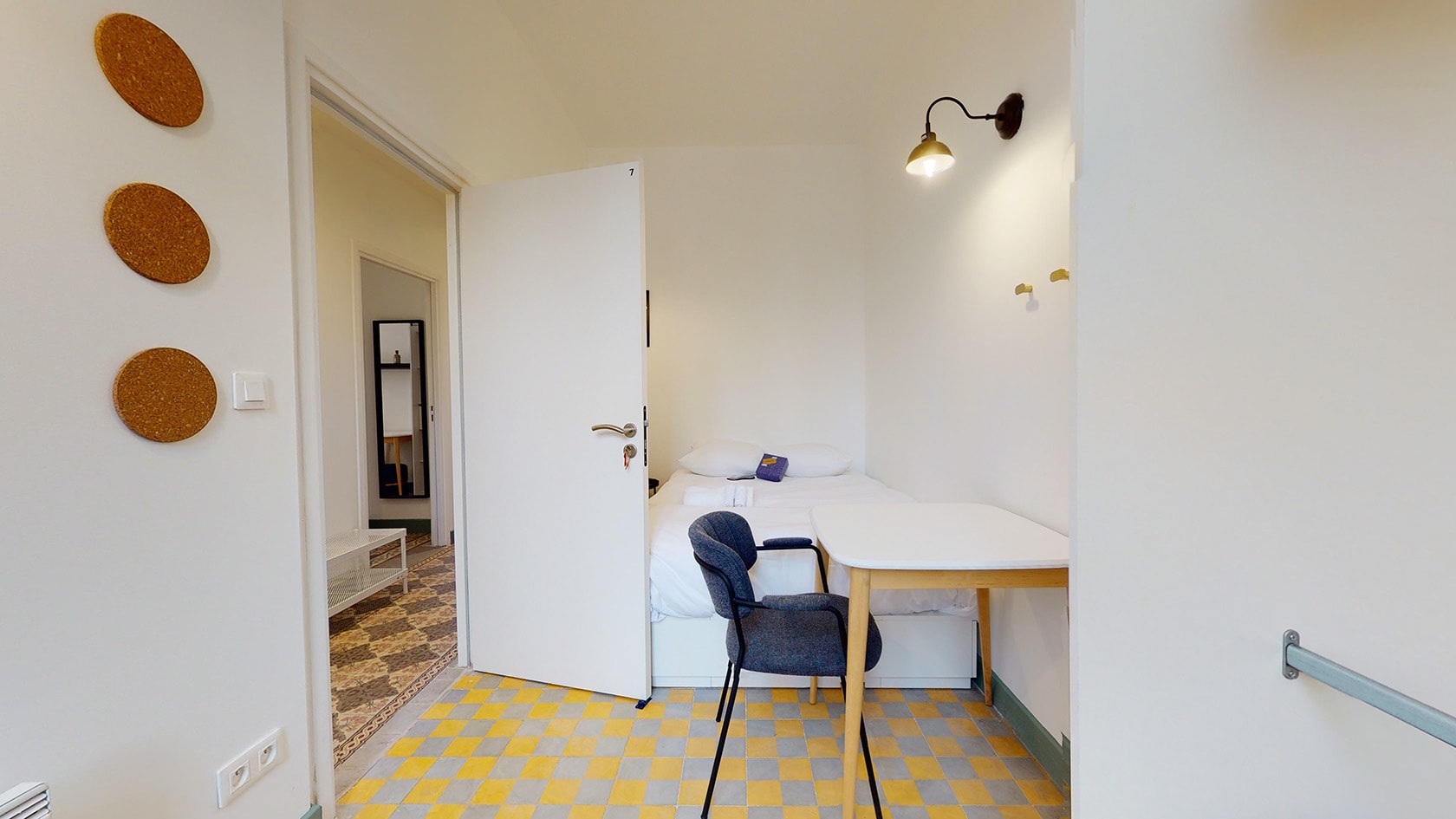 Room For One Person - 7 - Zenith - Gallery - 2