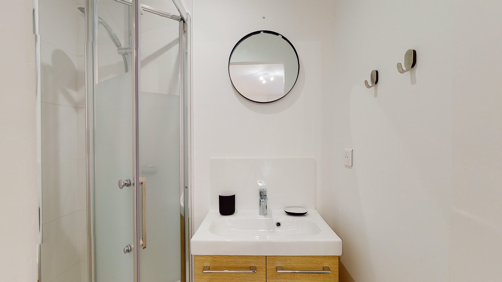  Room For One Person - 3  -  Georges  - Gallery -  1