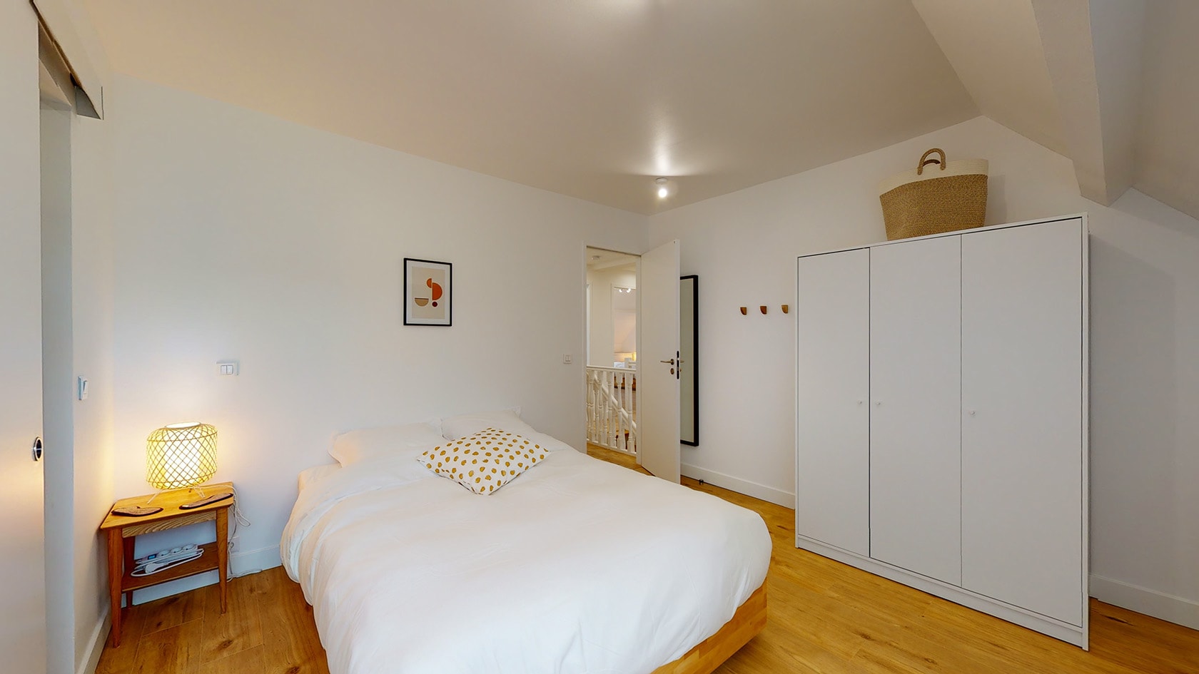  Room For One Person - 7  -  Georges  - Gallery -  2