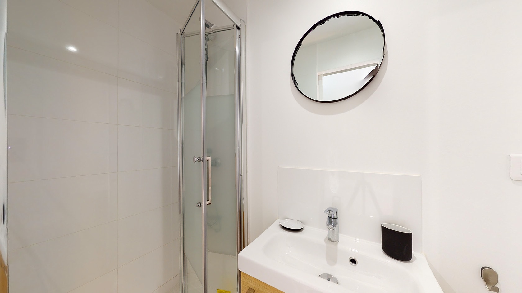  Room For One Person - 7  -  Georges  - Gallery -  1