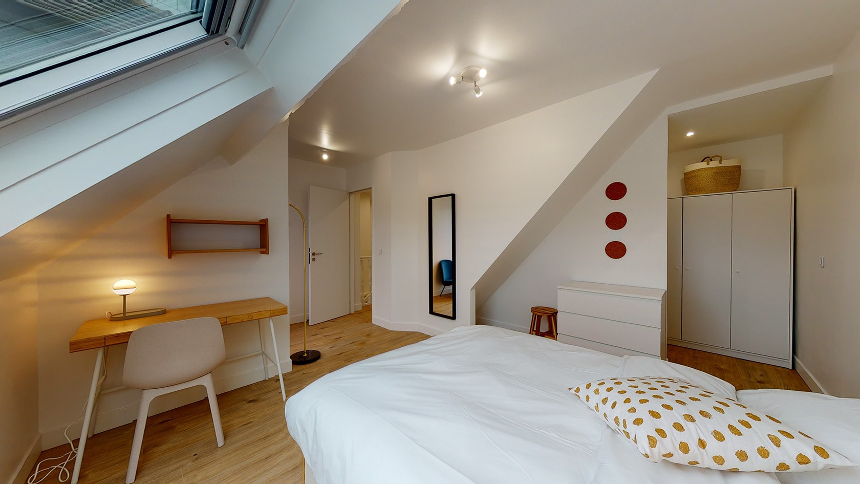  Room For One Person - 5  -  Georges  - Gallery -  3