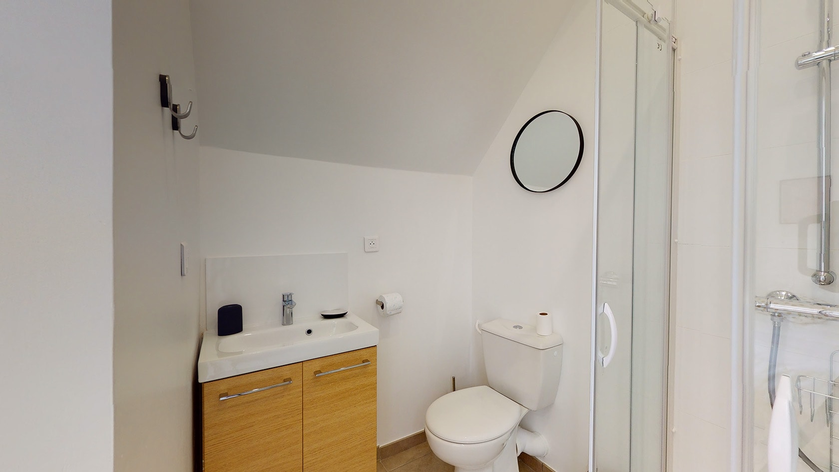  Room For One Person - 8  -  Georges  - Gallery -  1