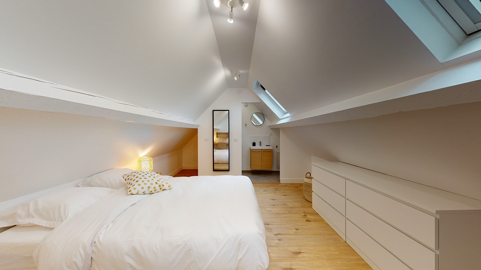  Room For One Person - 9  -  Georges  - Gallery -  4