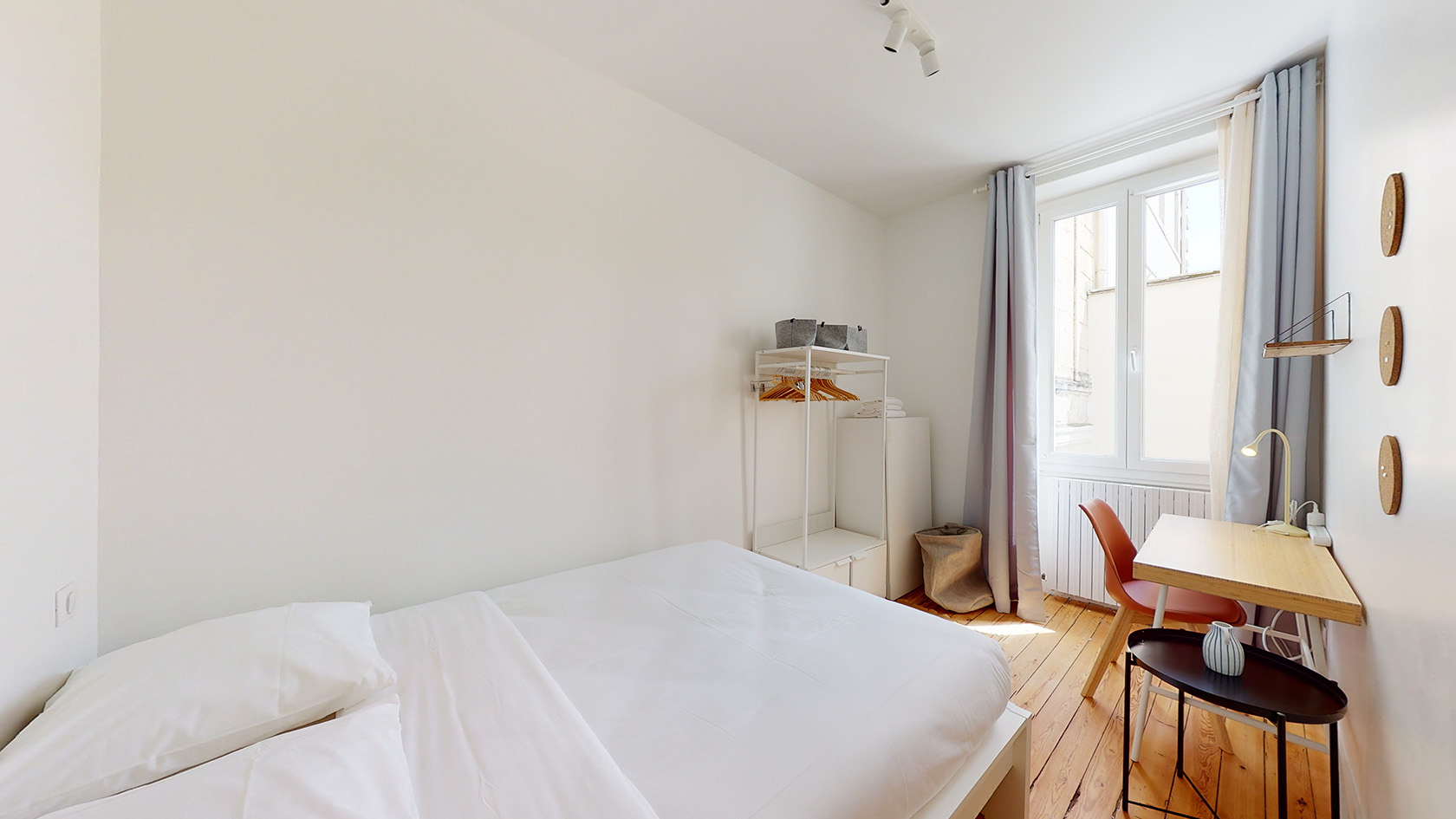 Room 5 - 2