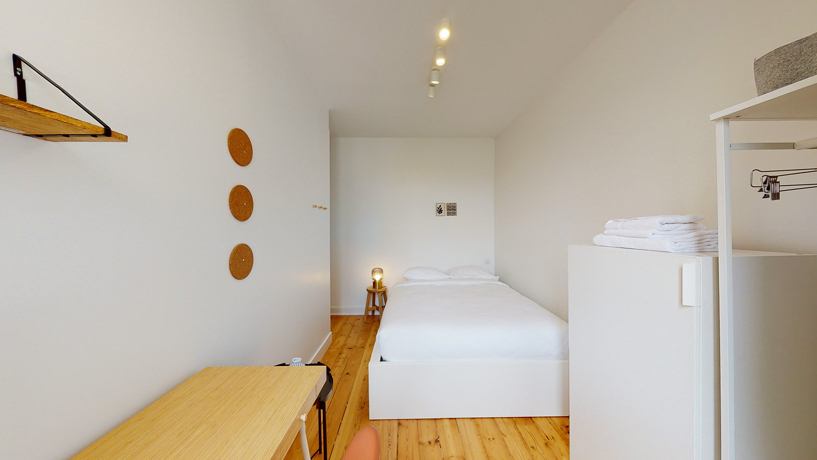 Room 10 - 2