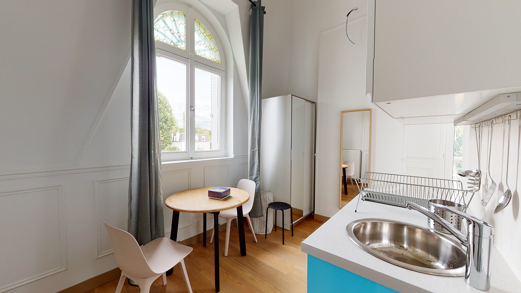 Studio For Two People - 10 - 1