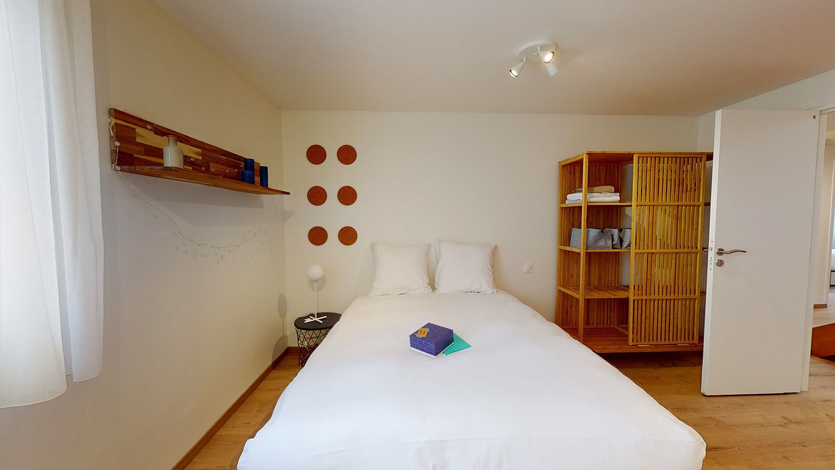  Room For One Person - 3  -  Gustave  - Gallery -  1