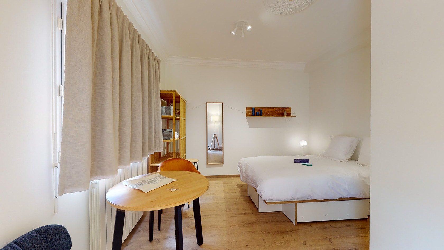  Room For One Person - 4   -  Gustave  - Gallery -  1