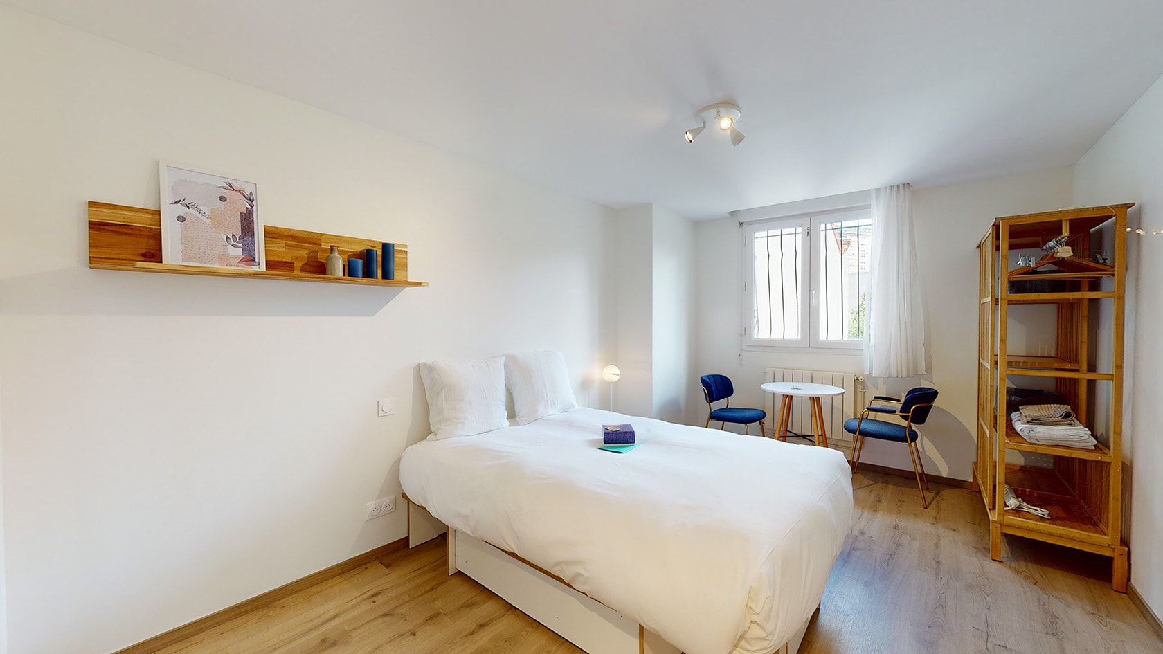 Room For One Person - 8 - Gustave - Gallery - 1