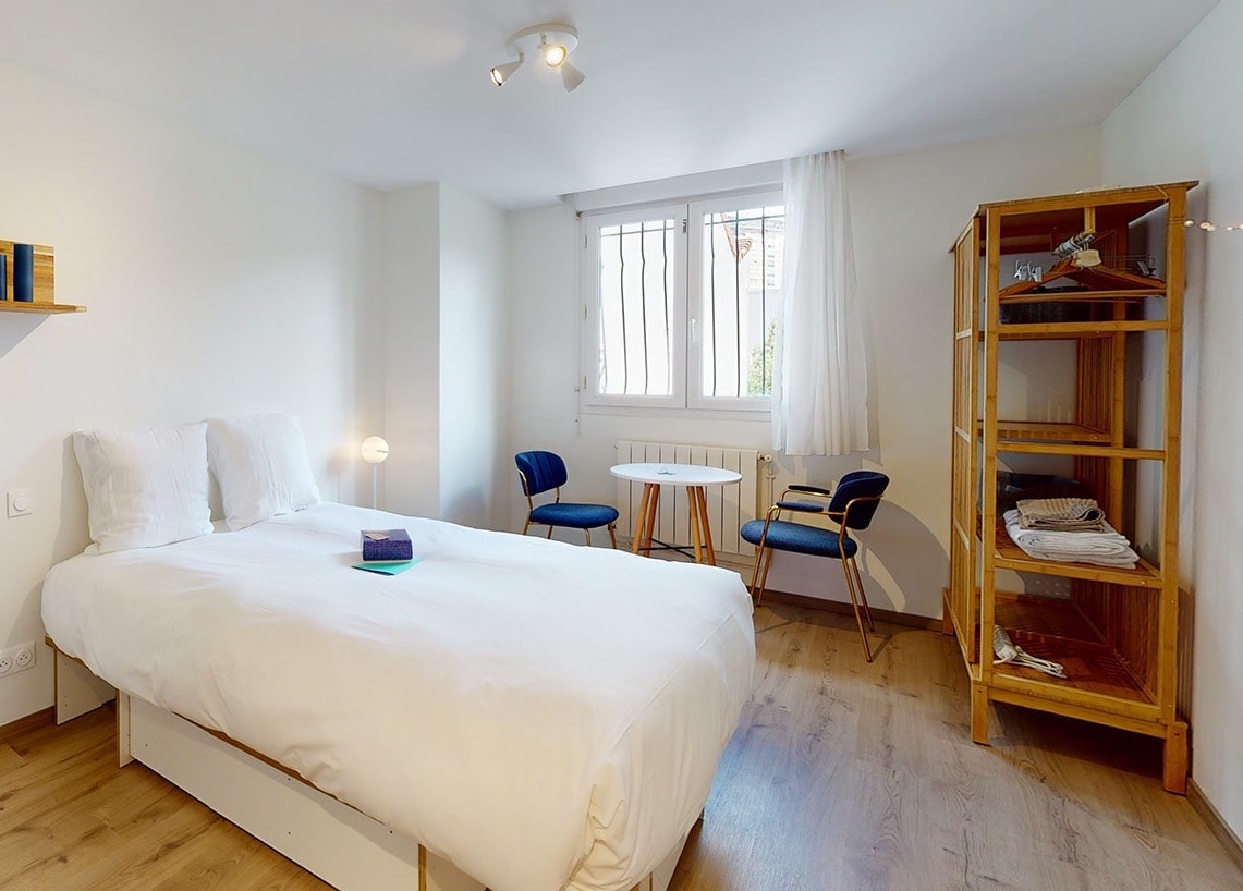 Room For One Person - 10 - Gustave - Gallery - 1