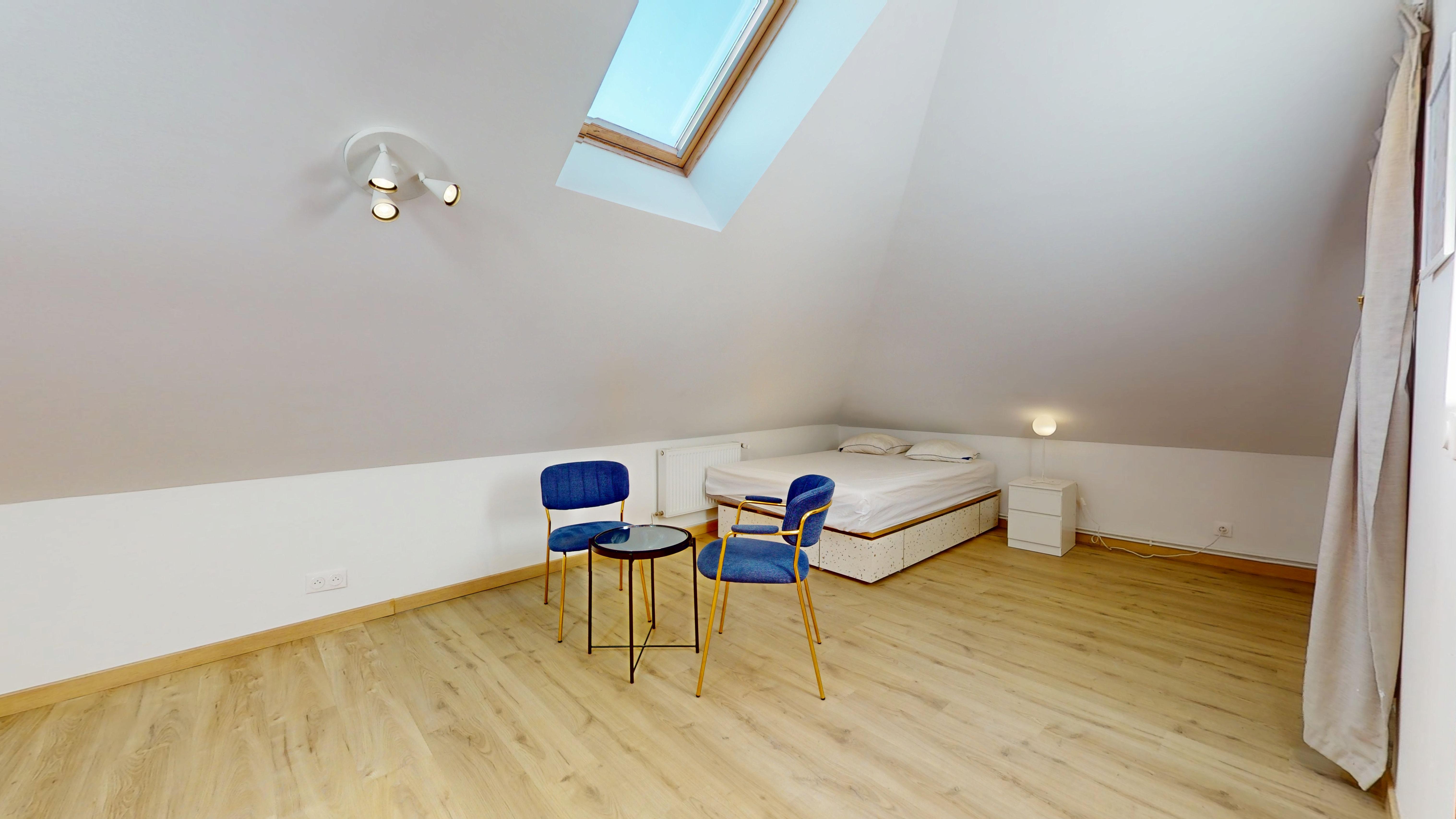 Room For One Person - 11 - Gustave - Gallery - 1