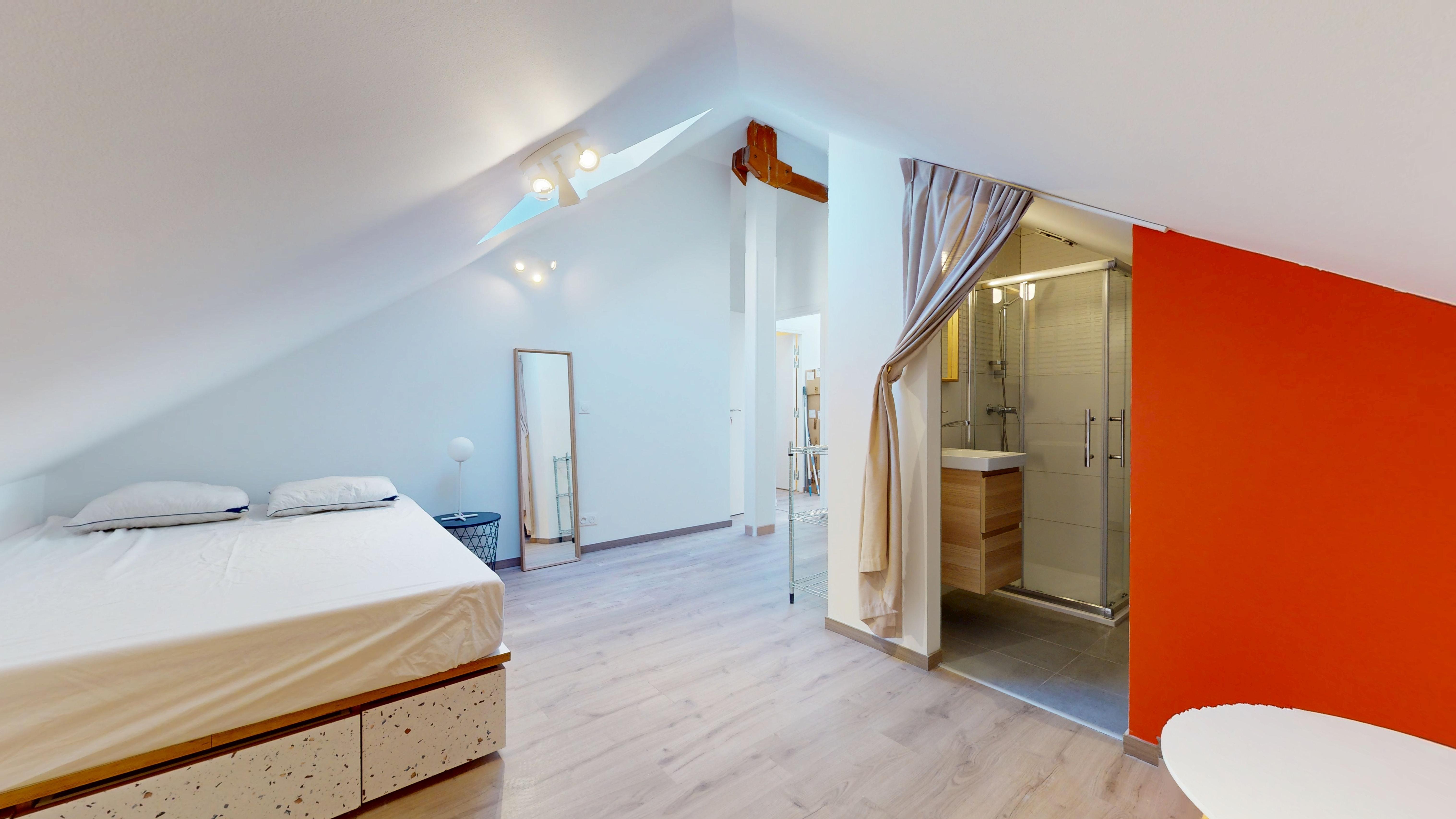 Room For One Person - 13 - Gustave - Gallery - 3