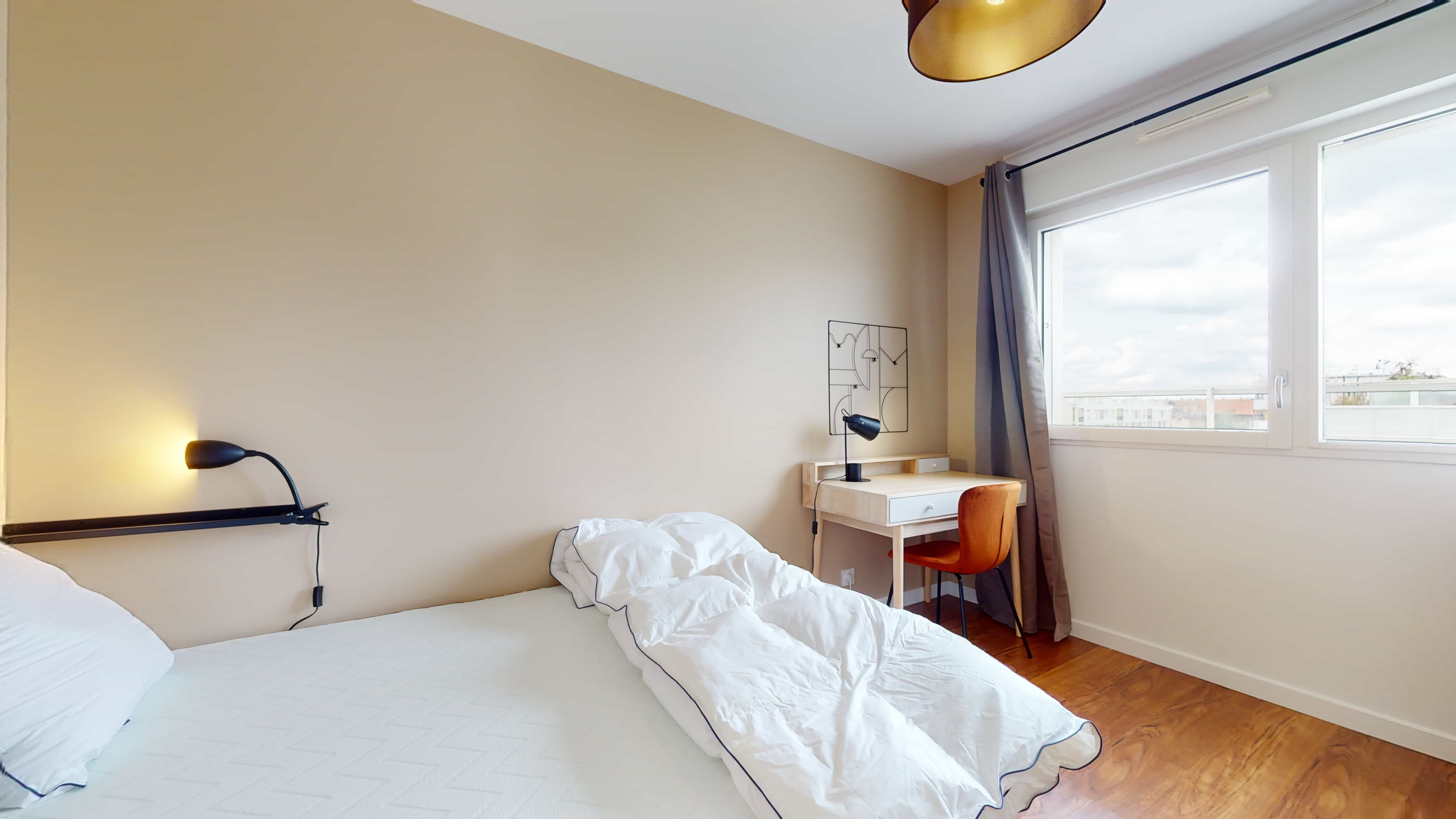 Room 4 - 2