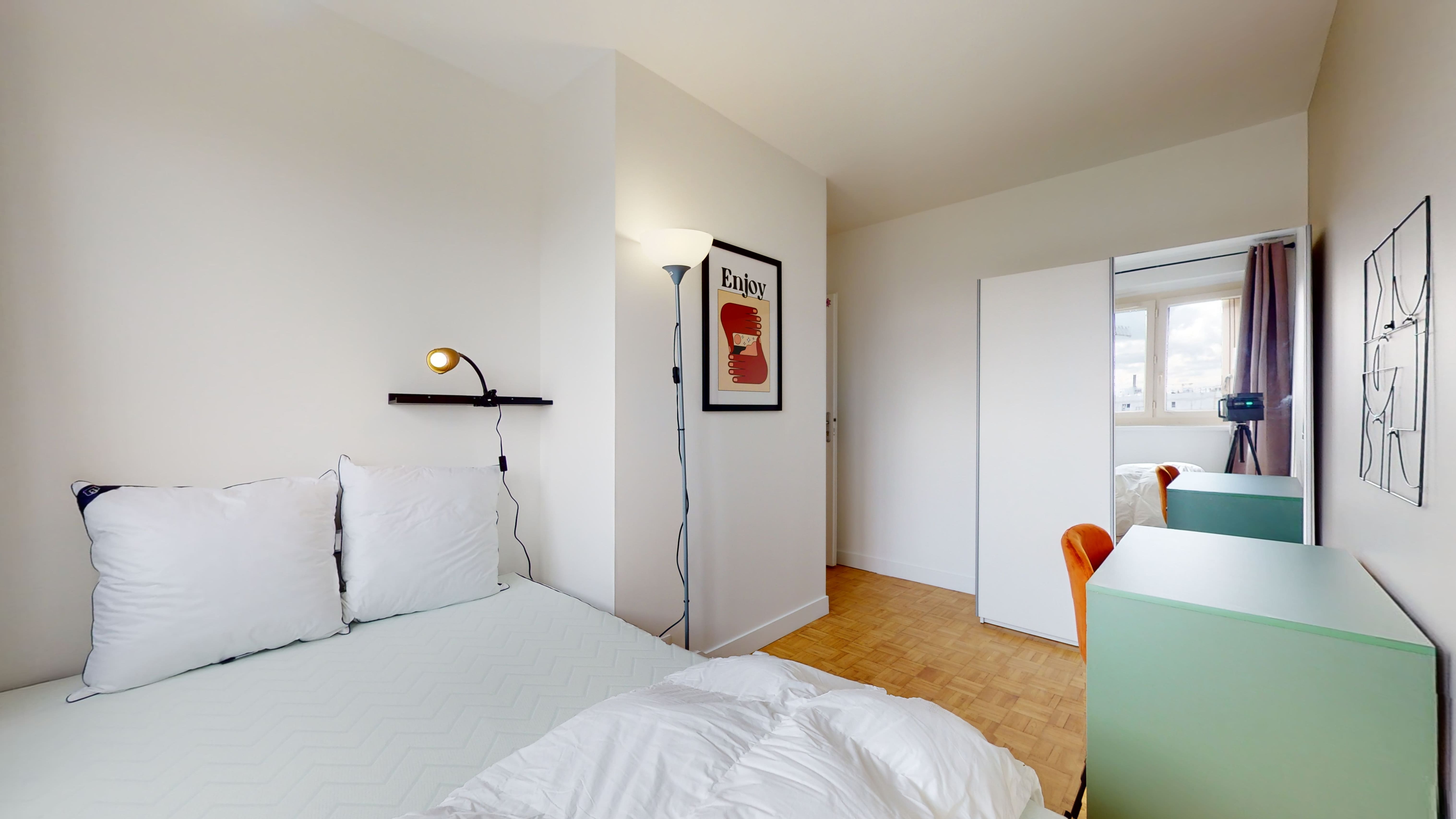  Room 1  -  Clichy Jaurès 3  - Gallery -  2