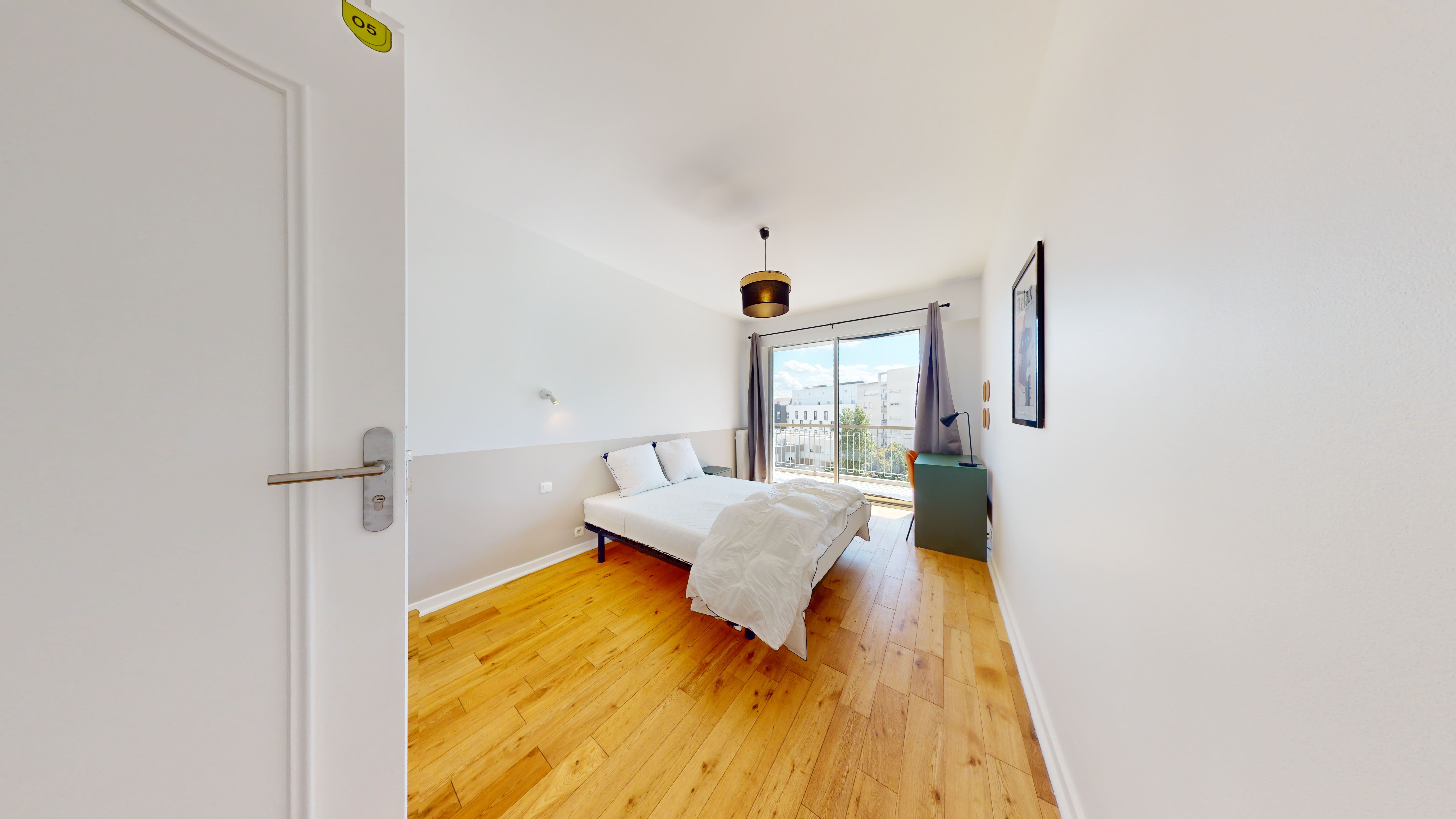 Room 5 - 1