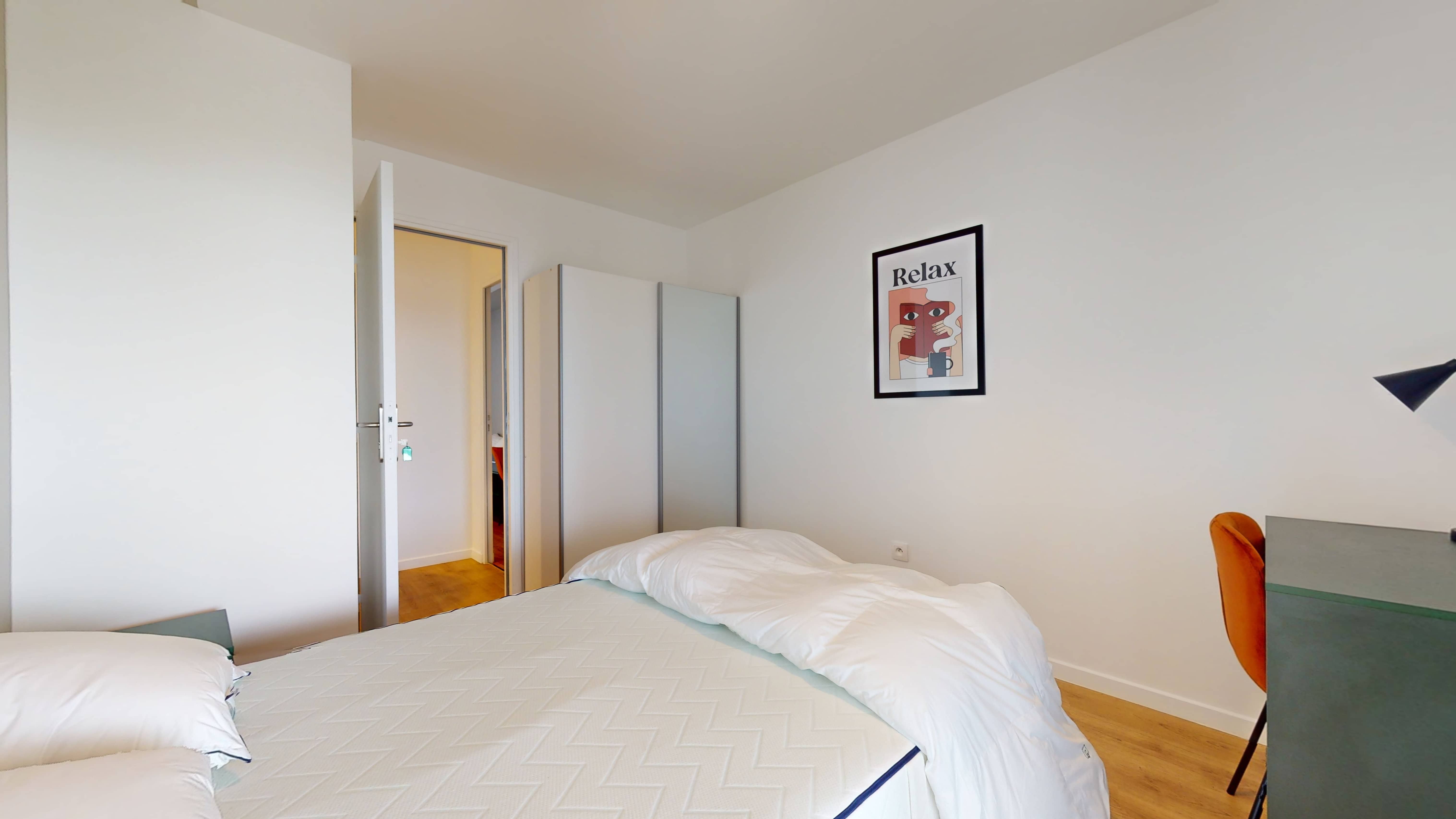 Room 4 - 2