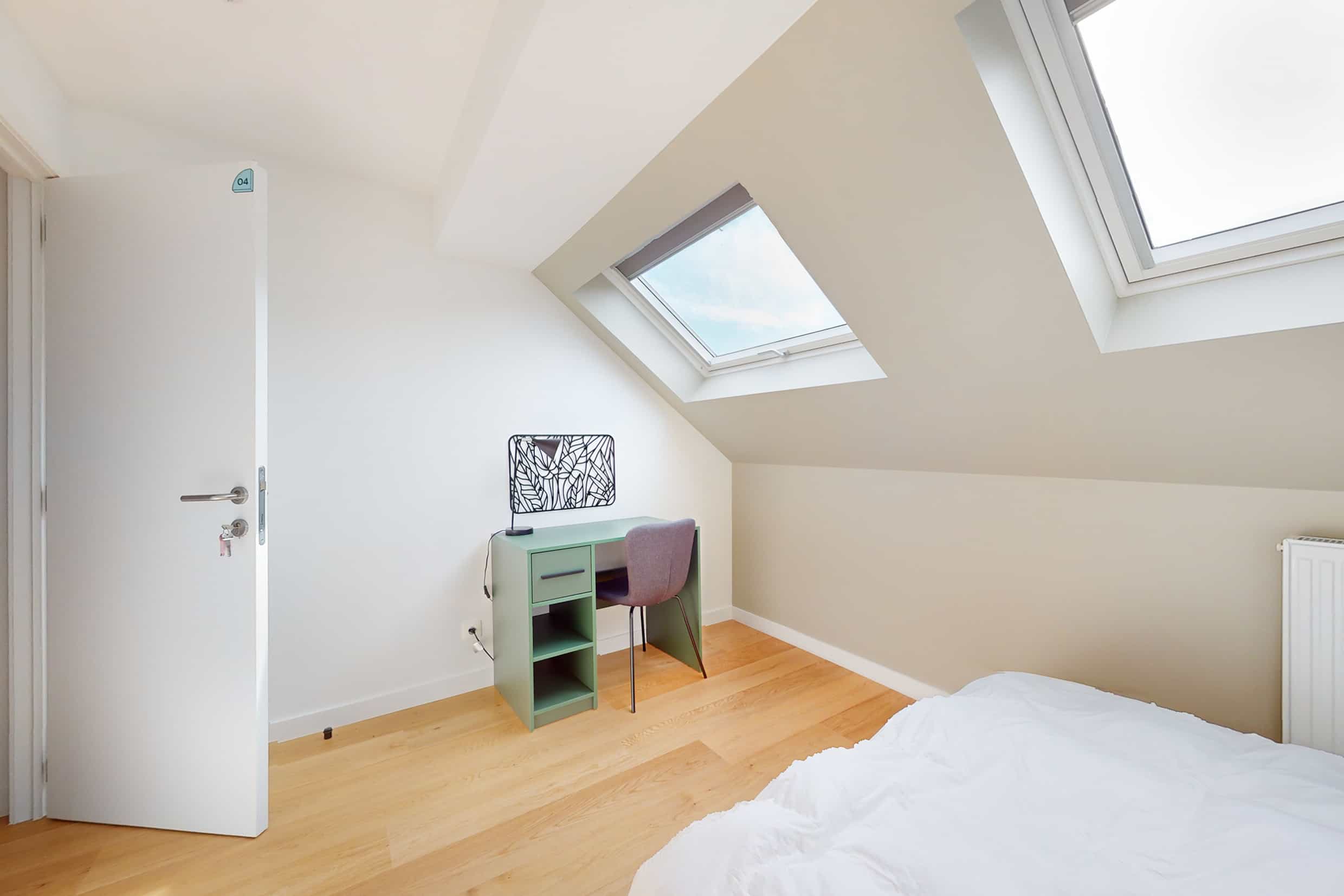 Room 4 - 1