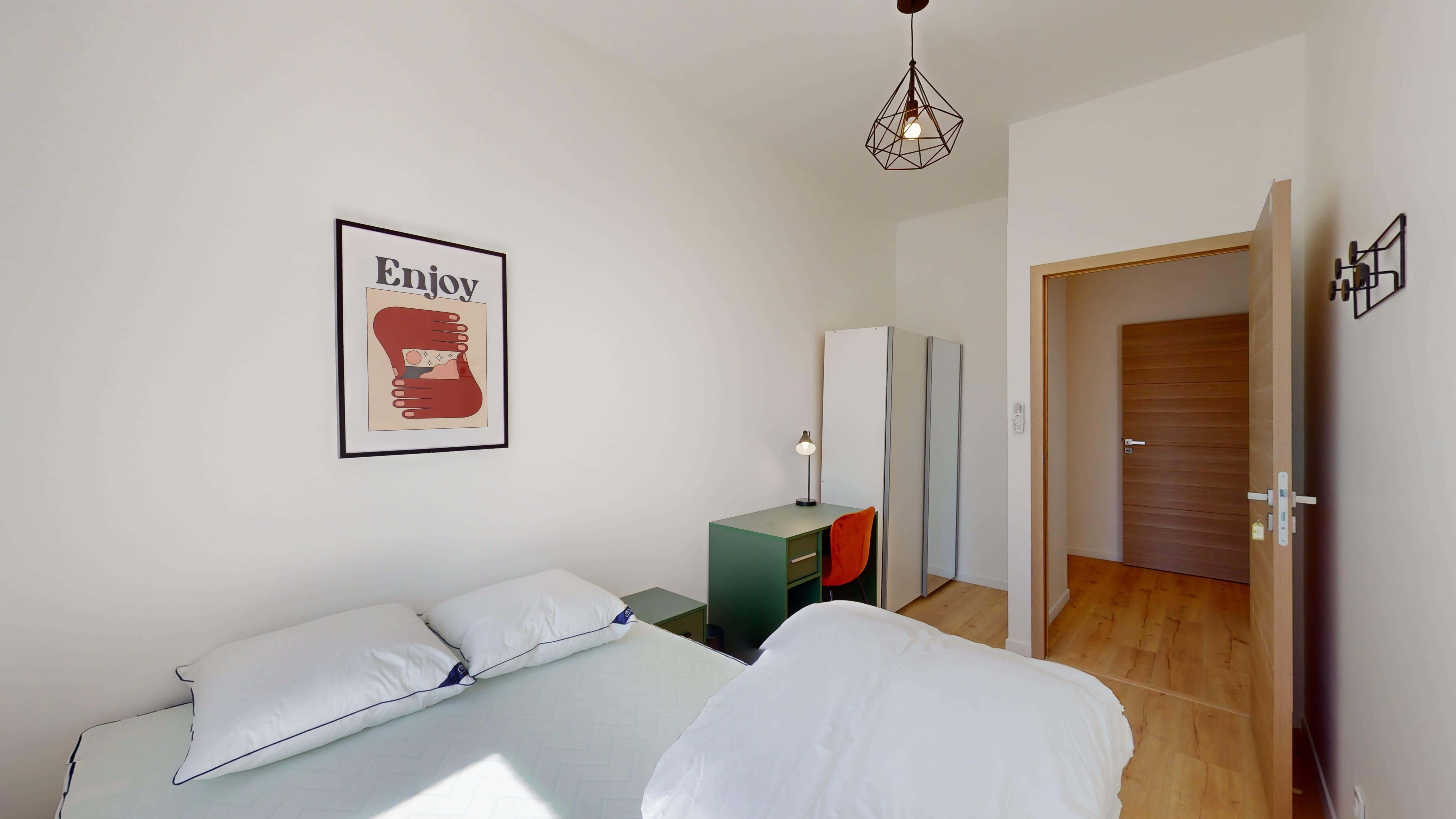 Room 2 - 1