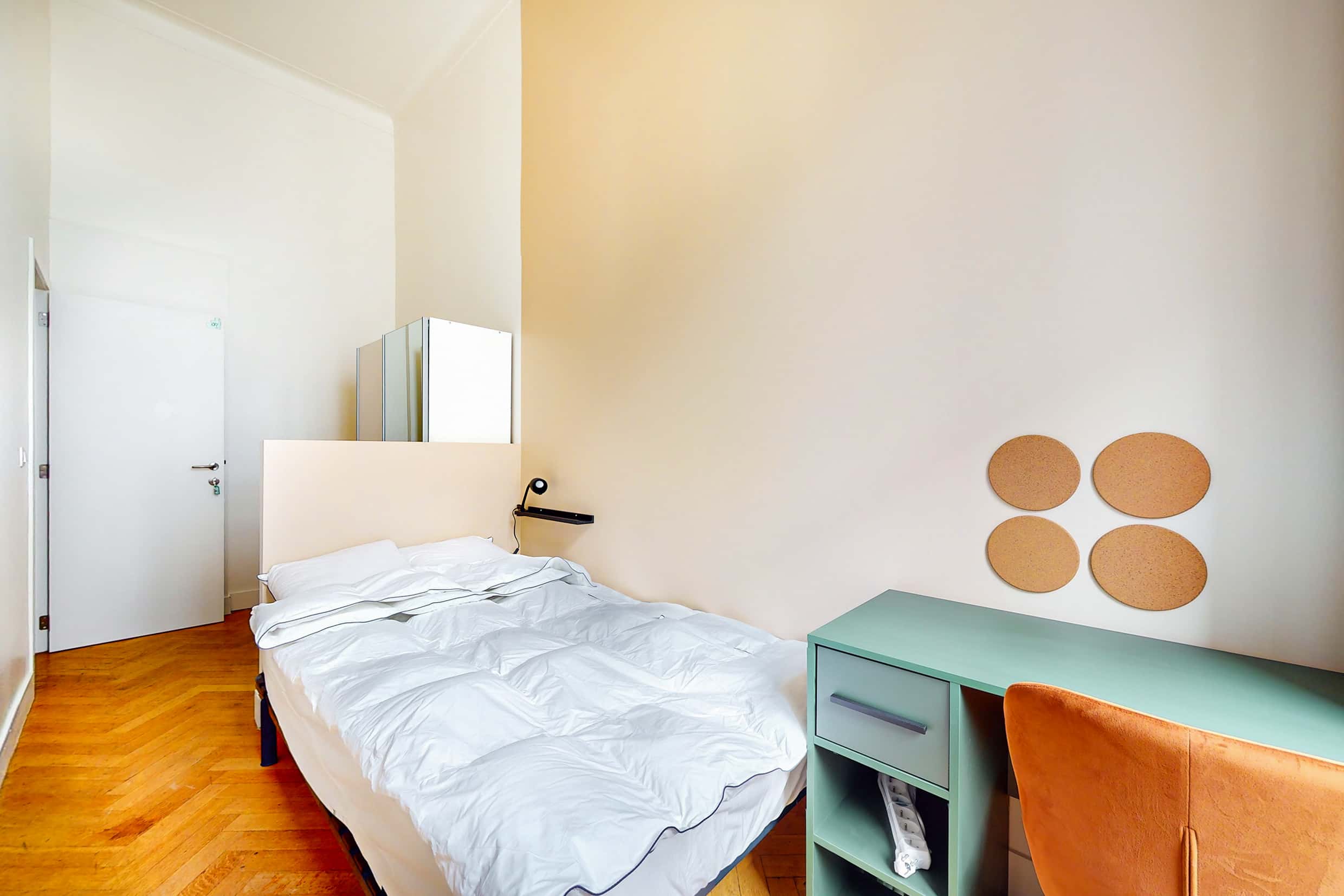 Room 7 - 1