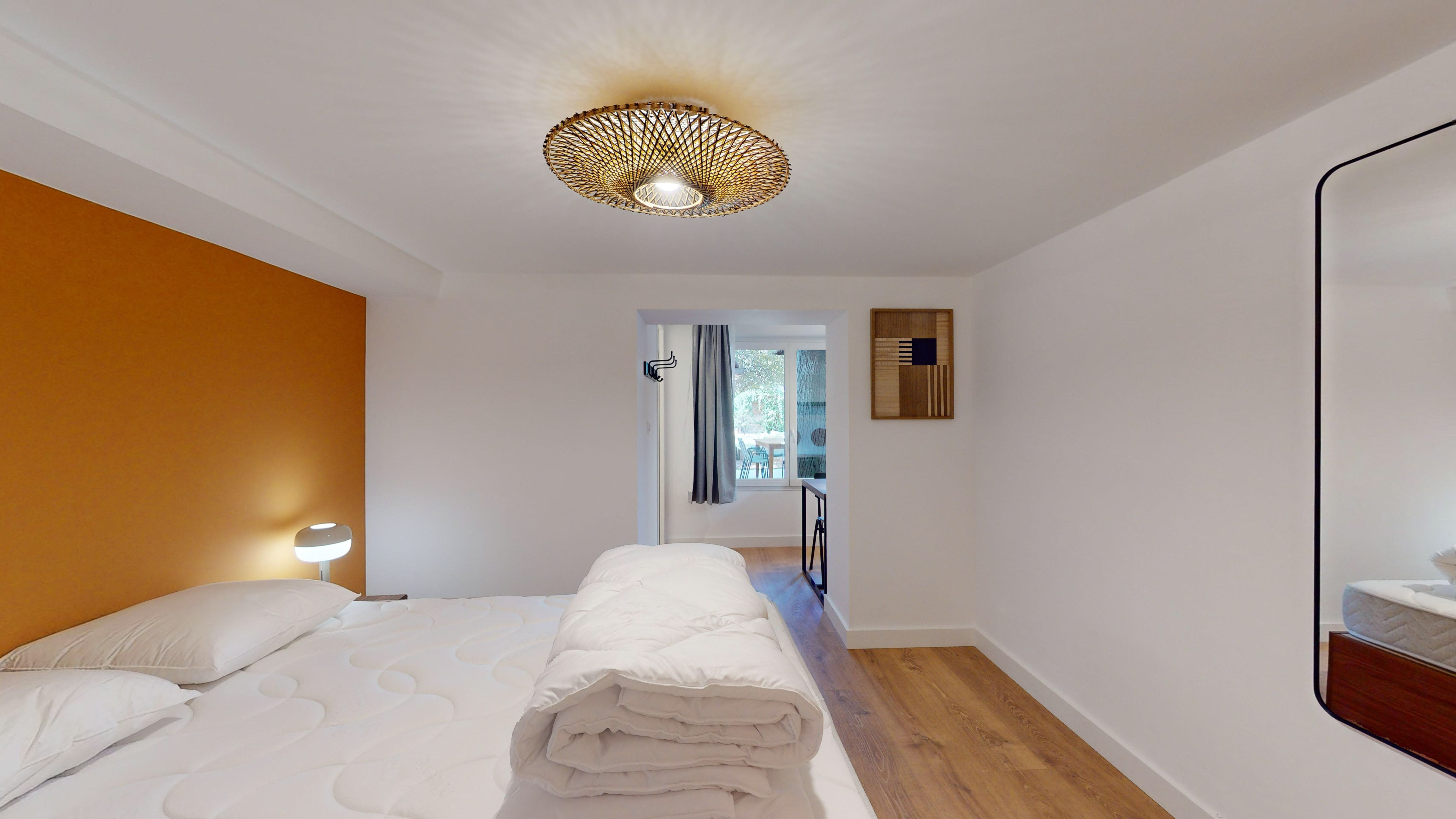 Room For One Person - 1 - 3