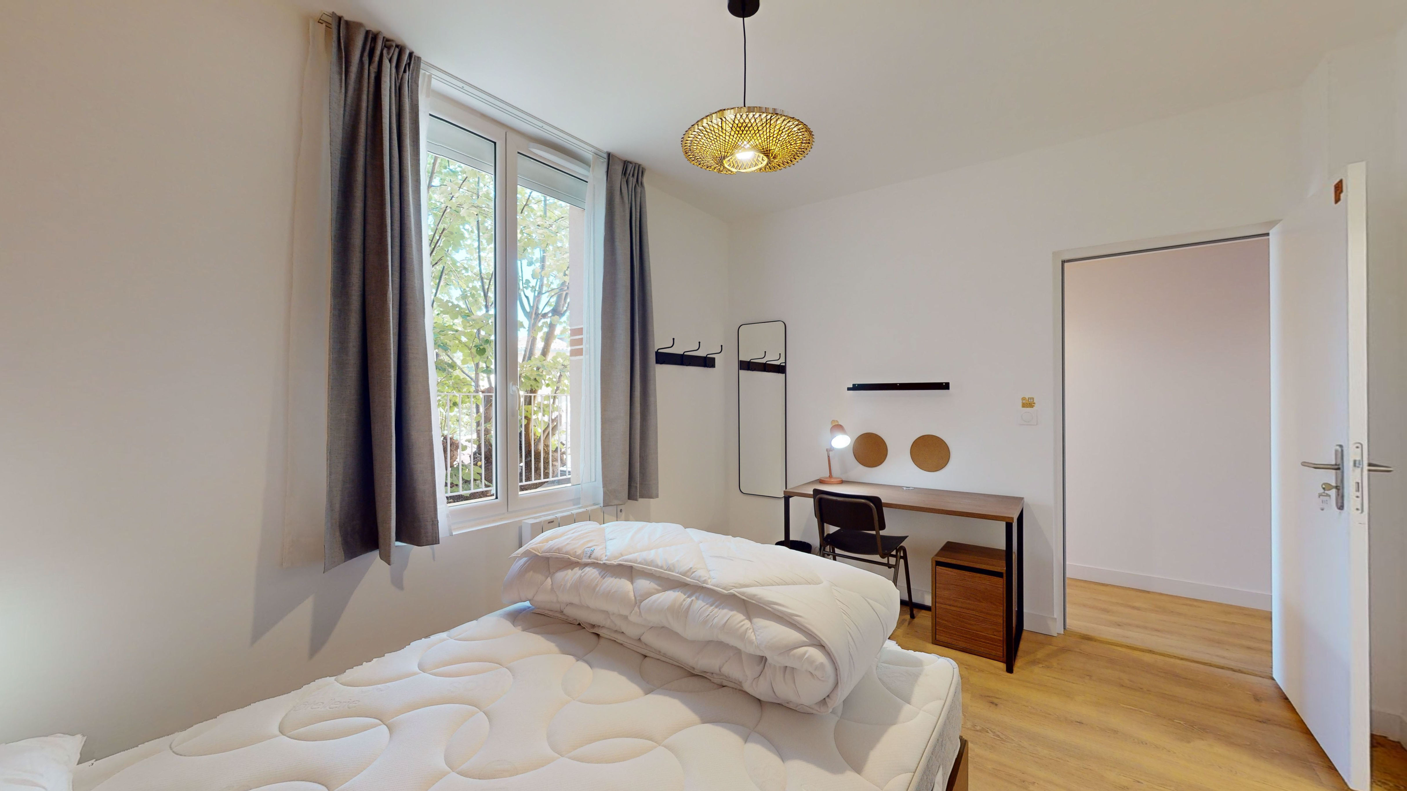 Room For One Person - 3 - 1