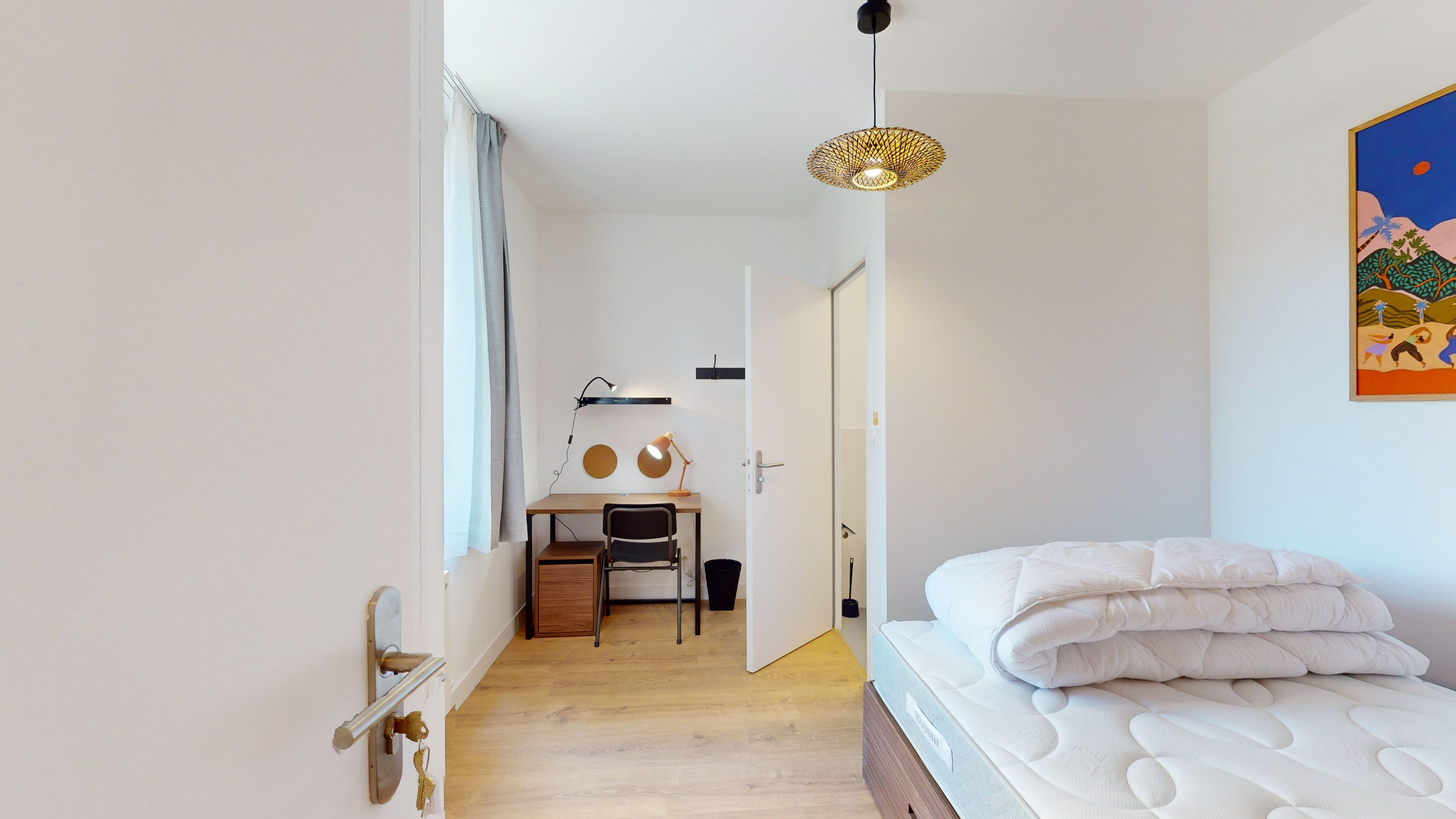 Room For One Person - 4 - 4