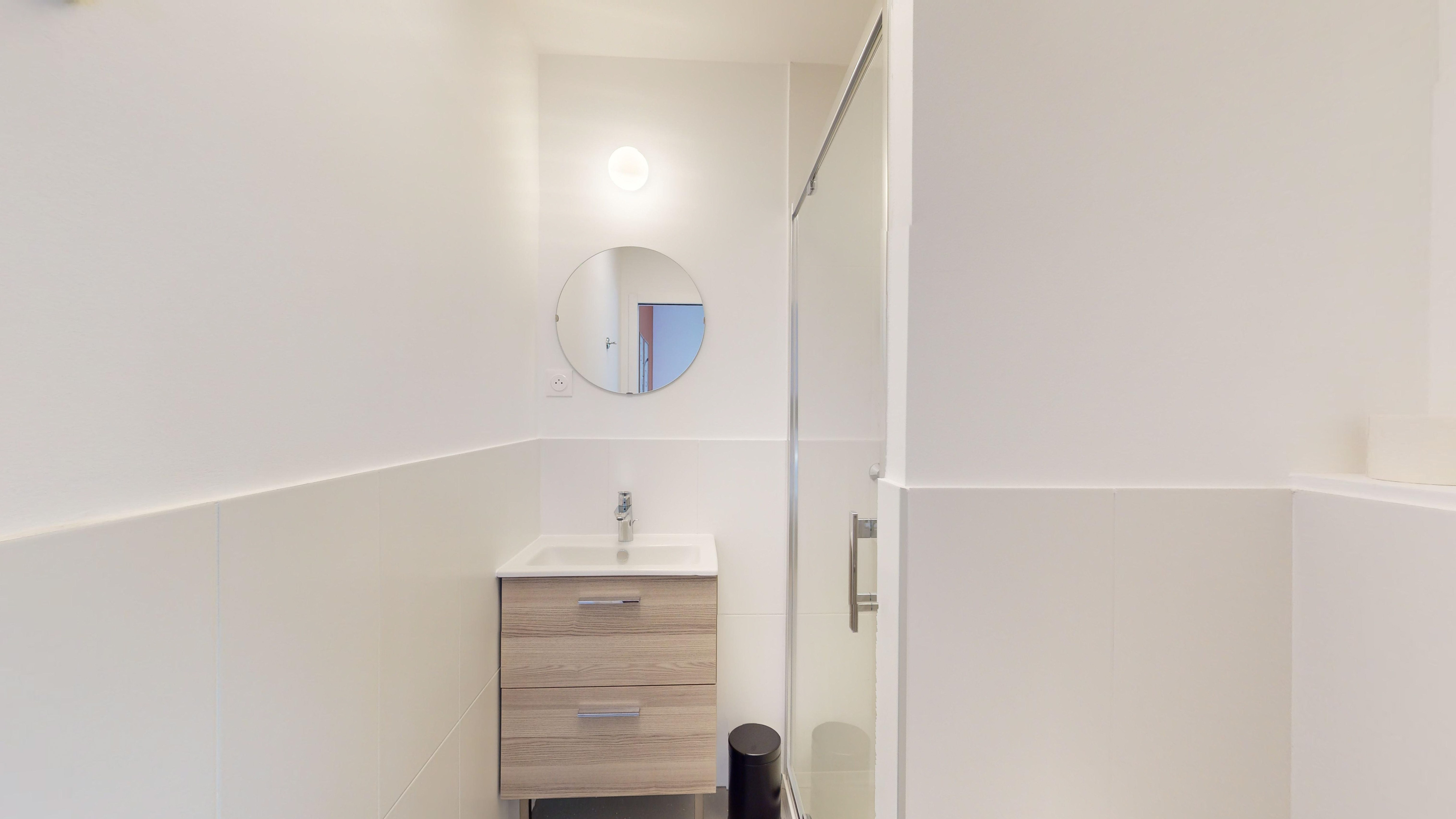 Room For One Person - 5 - 3