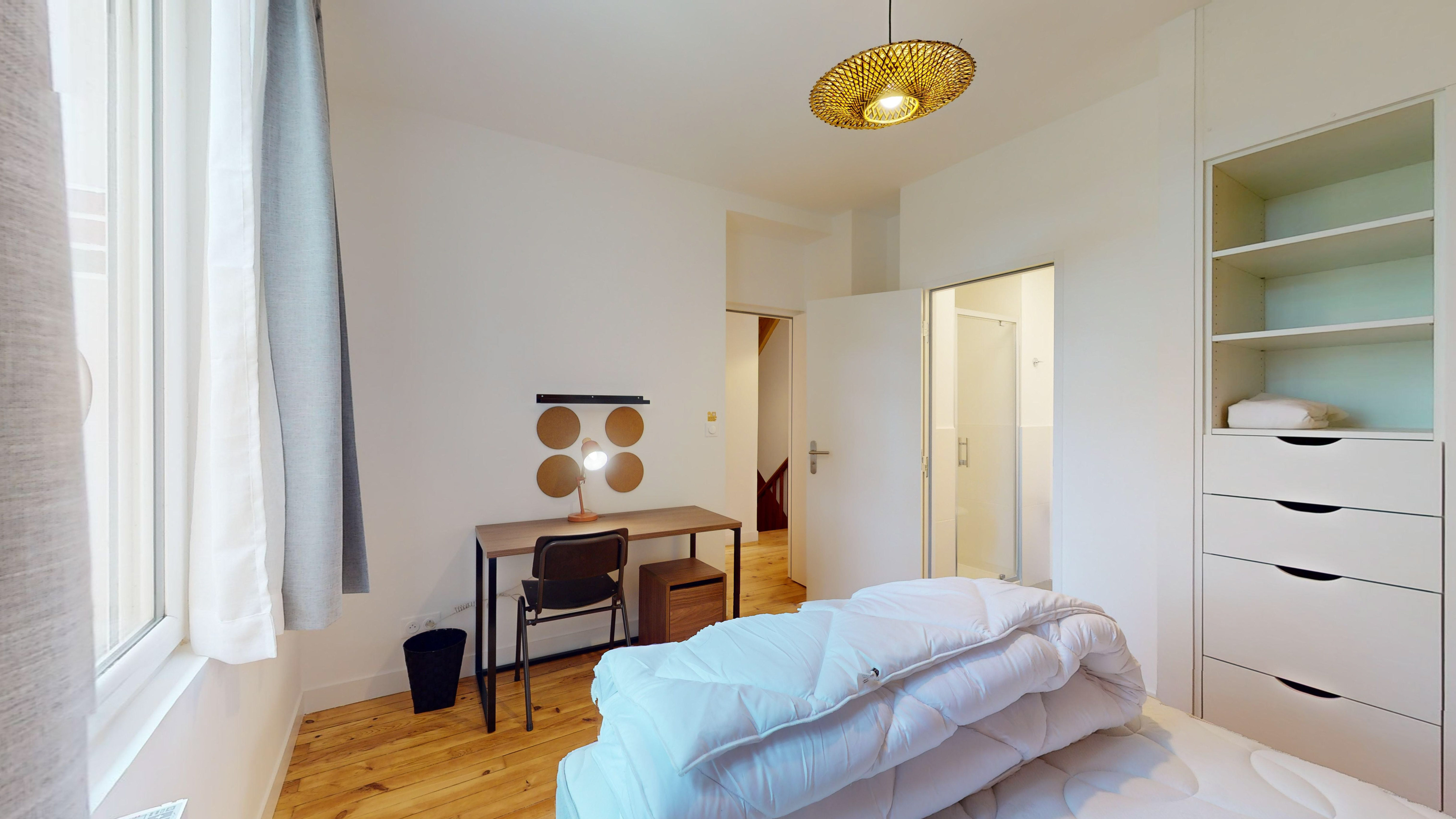 Room For One Person - 6 - 3