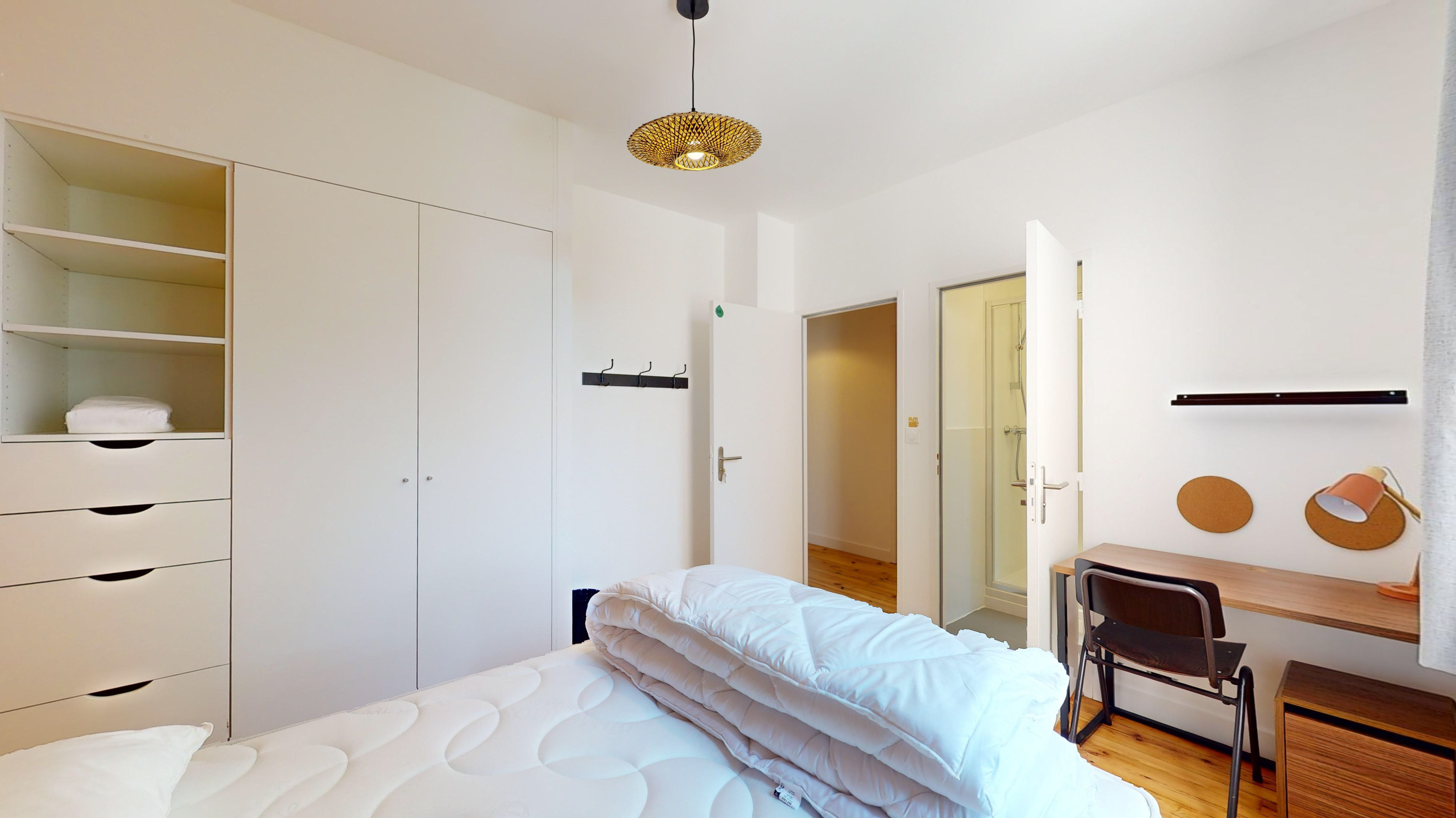 Room For One Person - 8 - 3