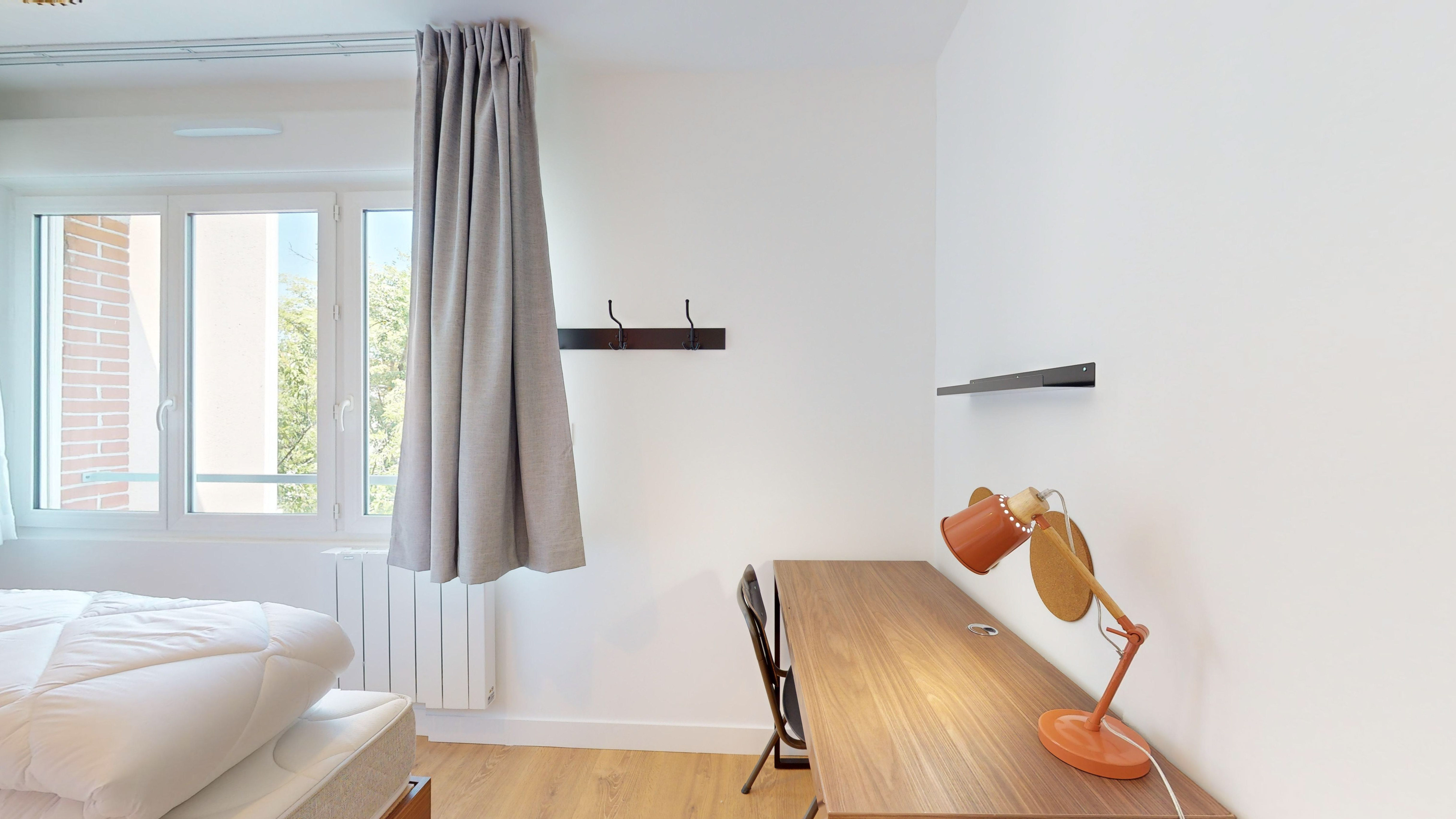 Room For One Person - 10 - 4
