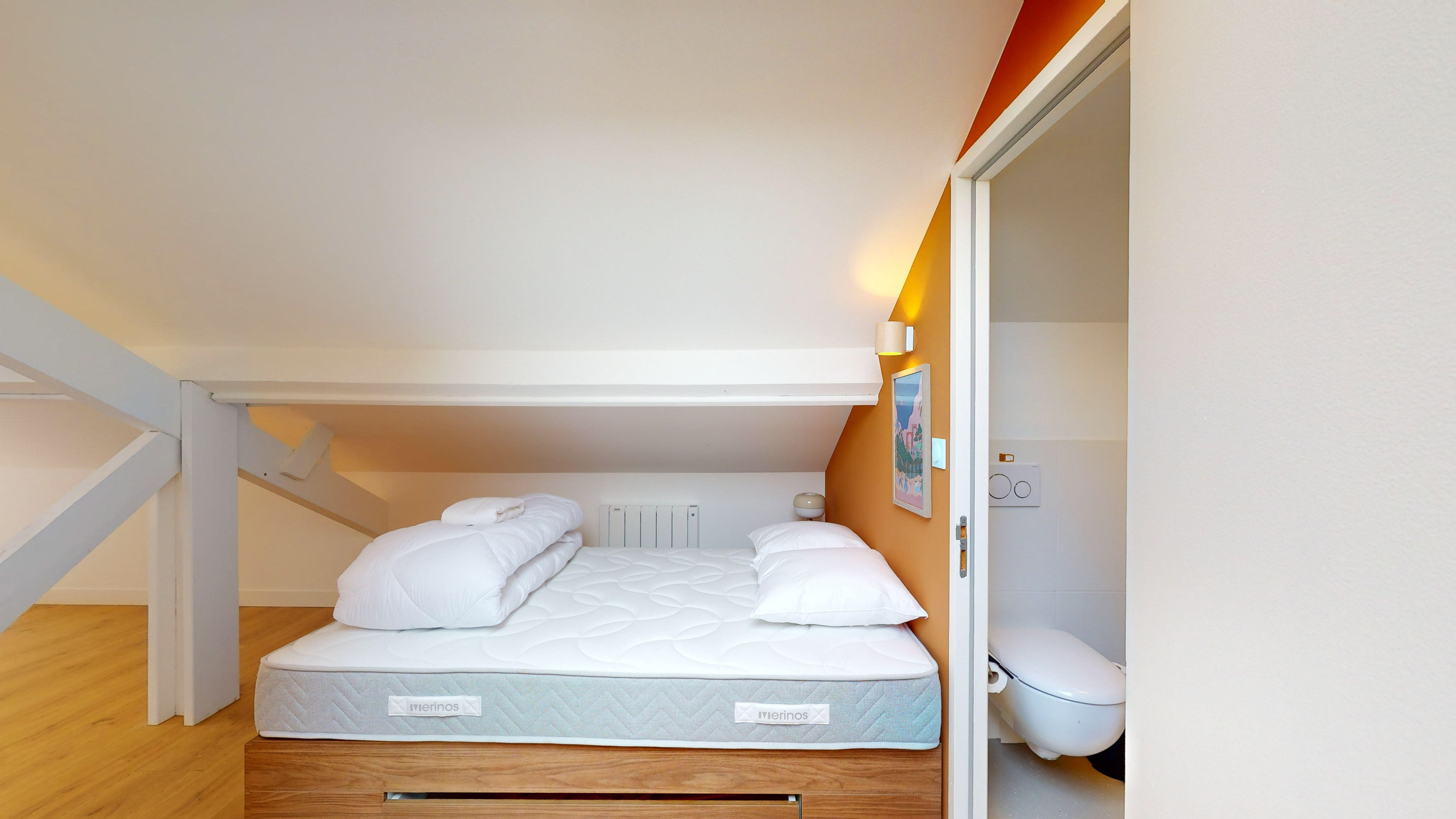 Room For One Person - 11 - 5