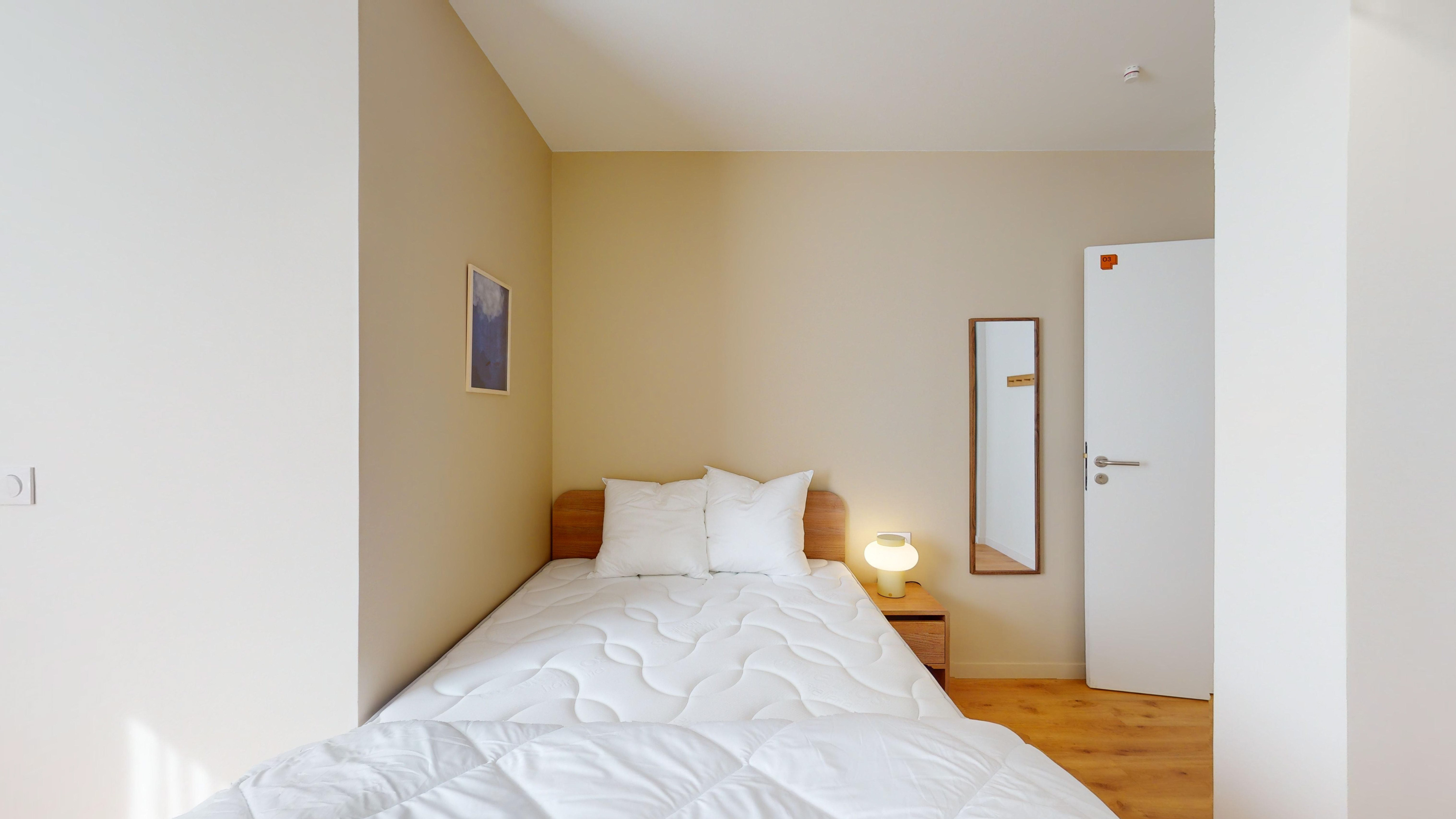 Room For One Person - 3 - Liberta - Gallery - 1
