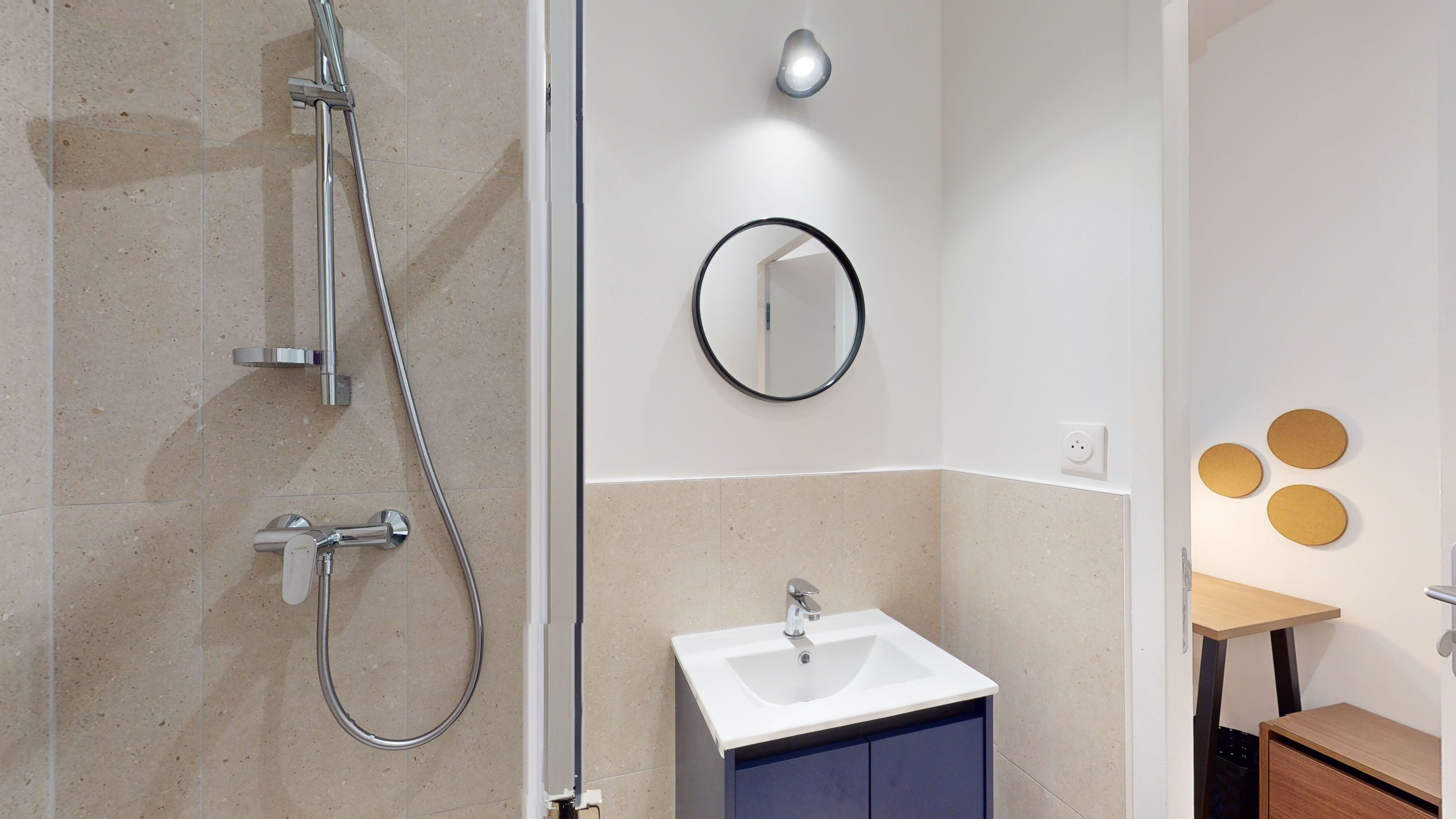  Room For One Person - 1  -  Brabo  - Gallery -  5