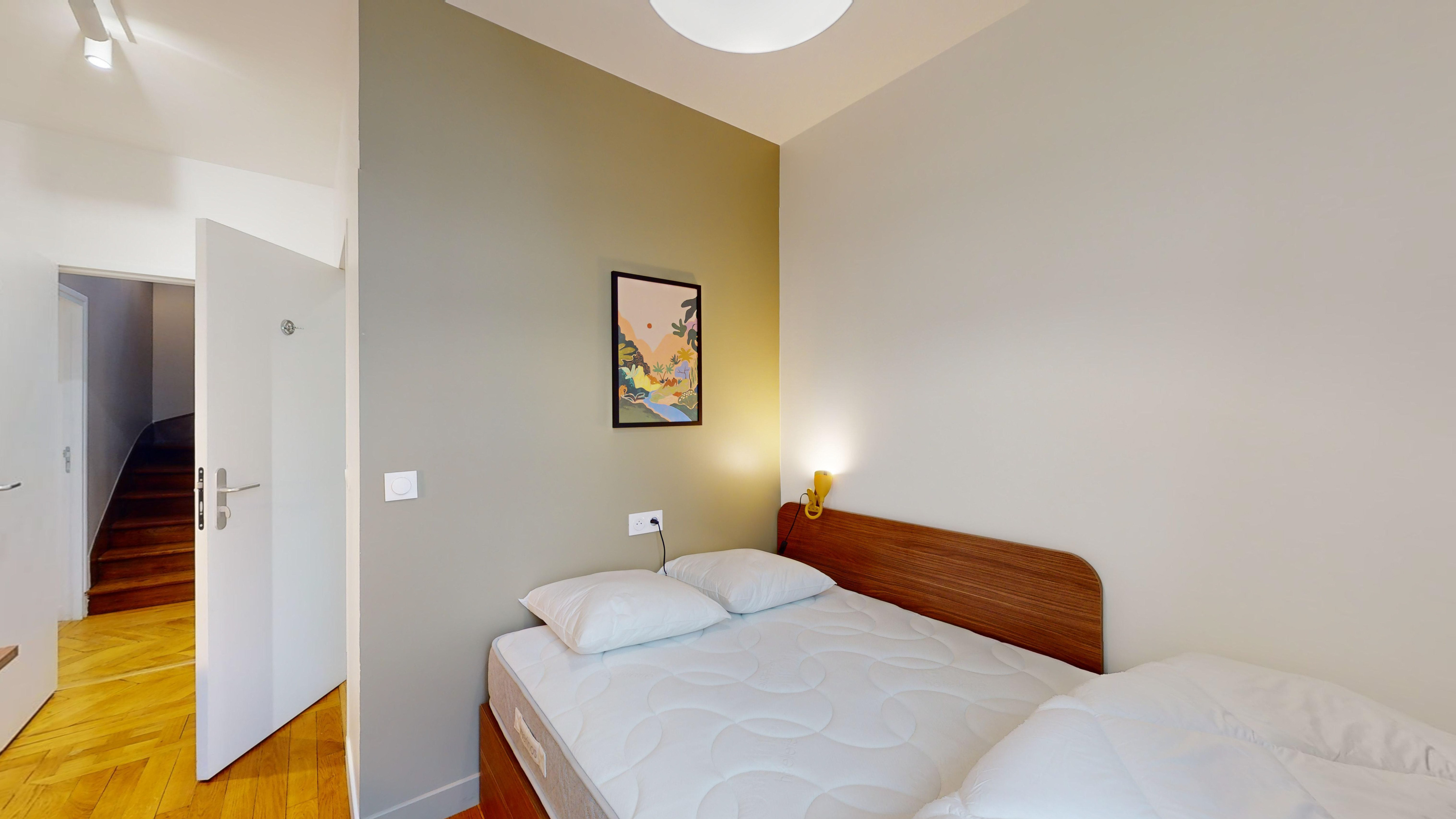  Room For One Person - 1  -  Brabo  - Gallery -  6