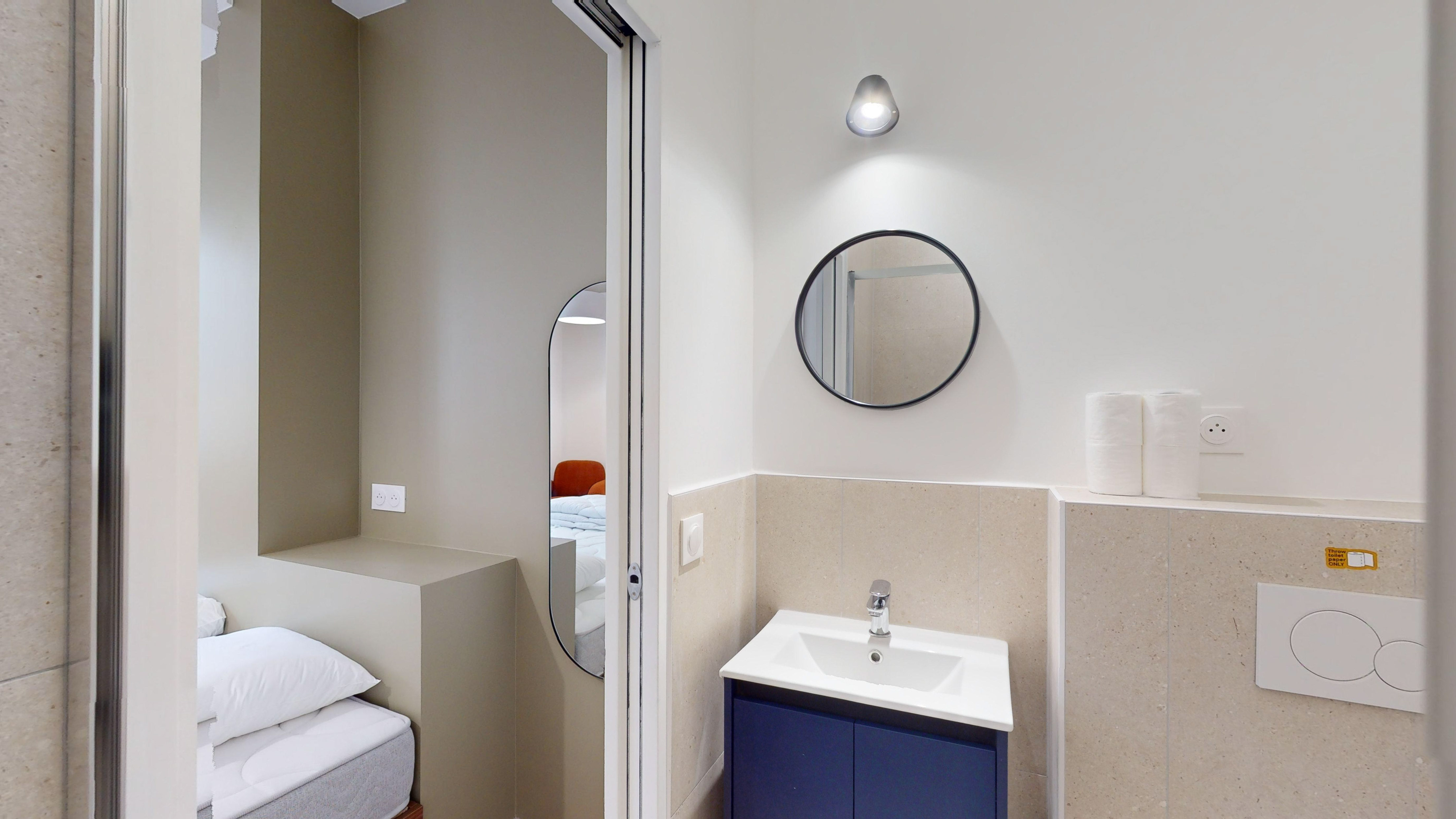  Room For Two People - 3  -  Brabo  - Gallery -  7