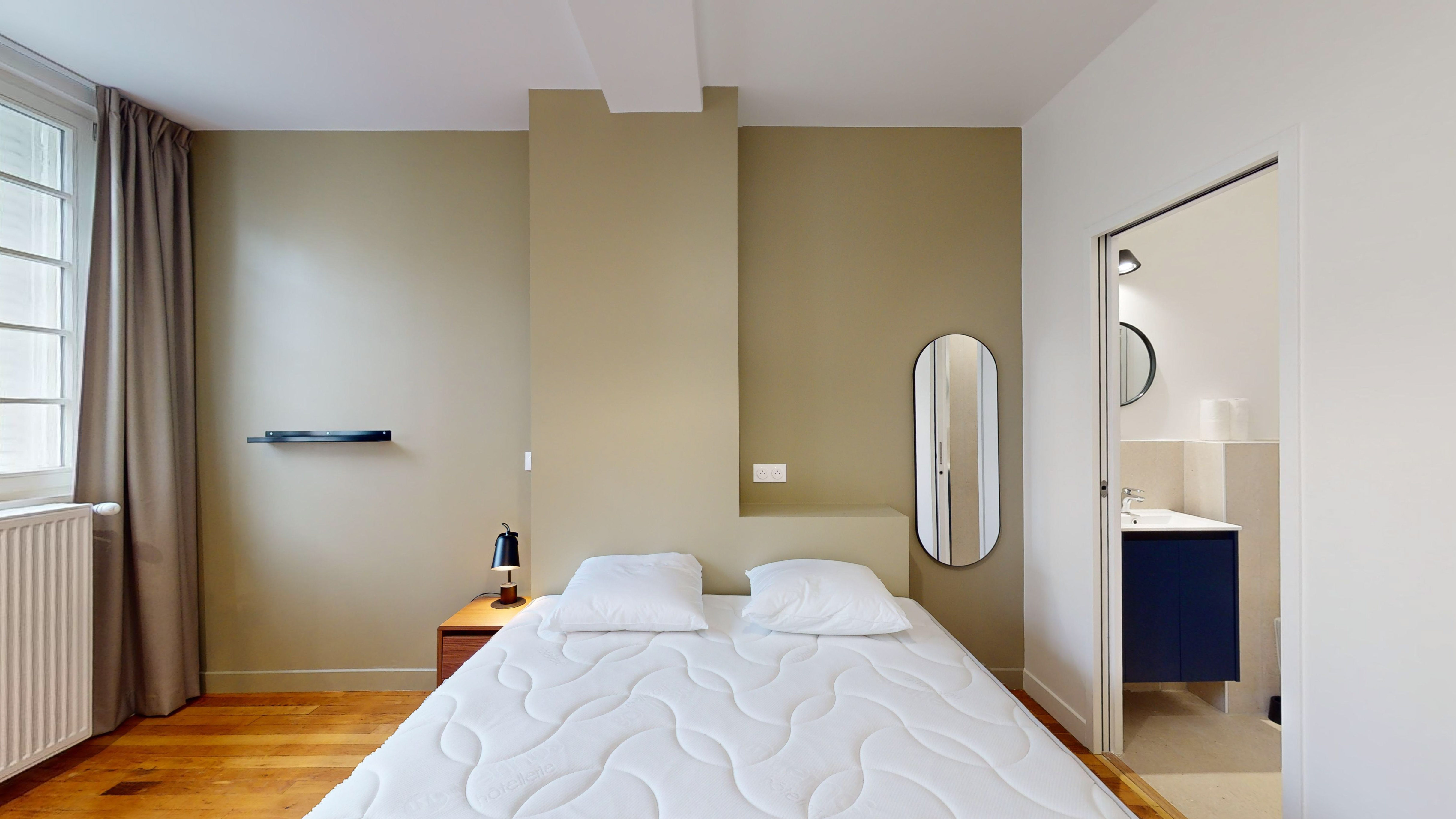  Room For Two People - 3  -  Brabo  - Gallery -  5