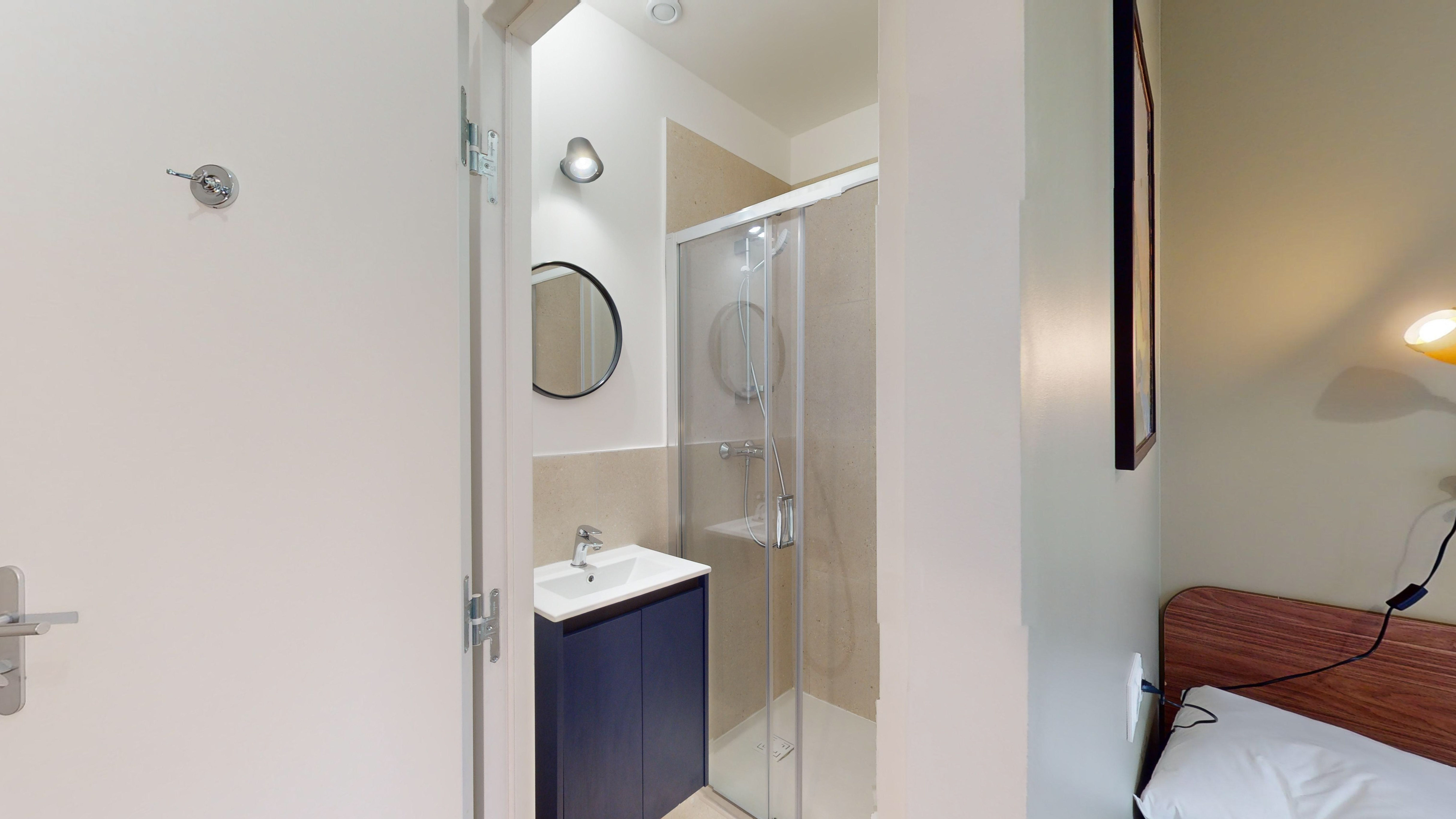  Room For One Person - 6  -  Brabo  - Gallery -  5