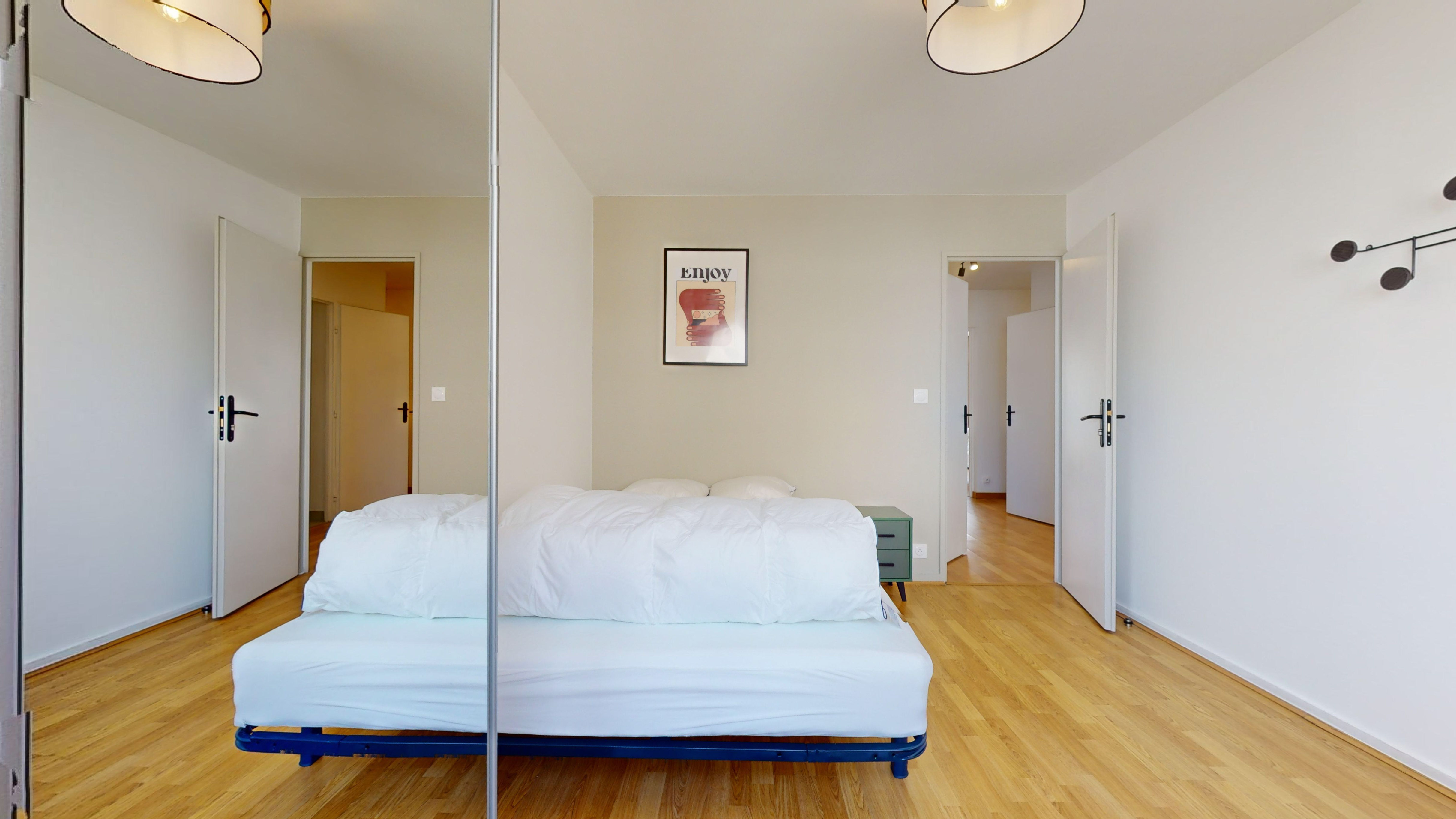  Room 1  -  Villeurbanne Racine  - Gallery -  4