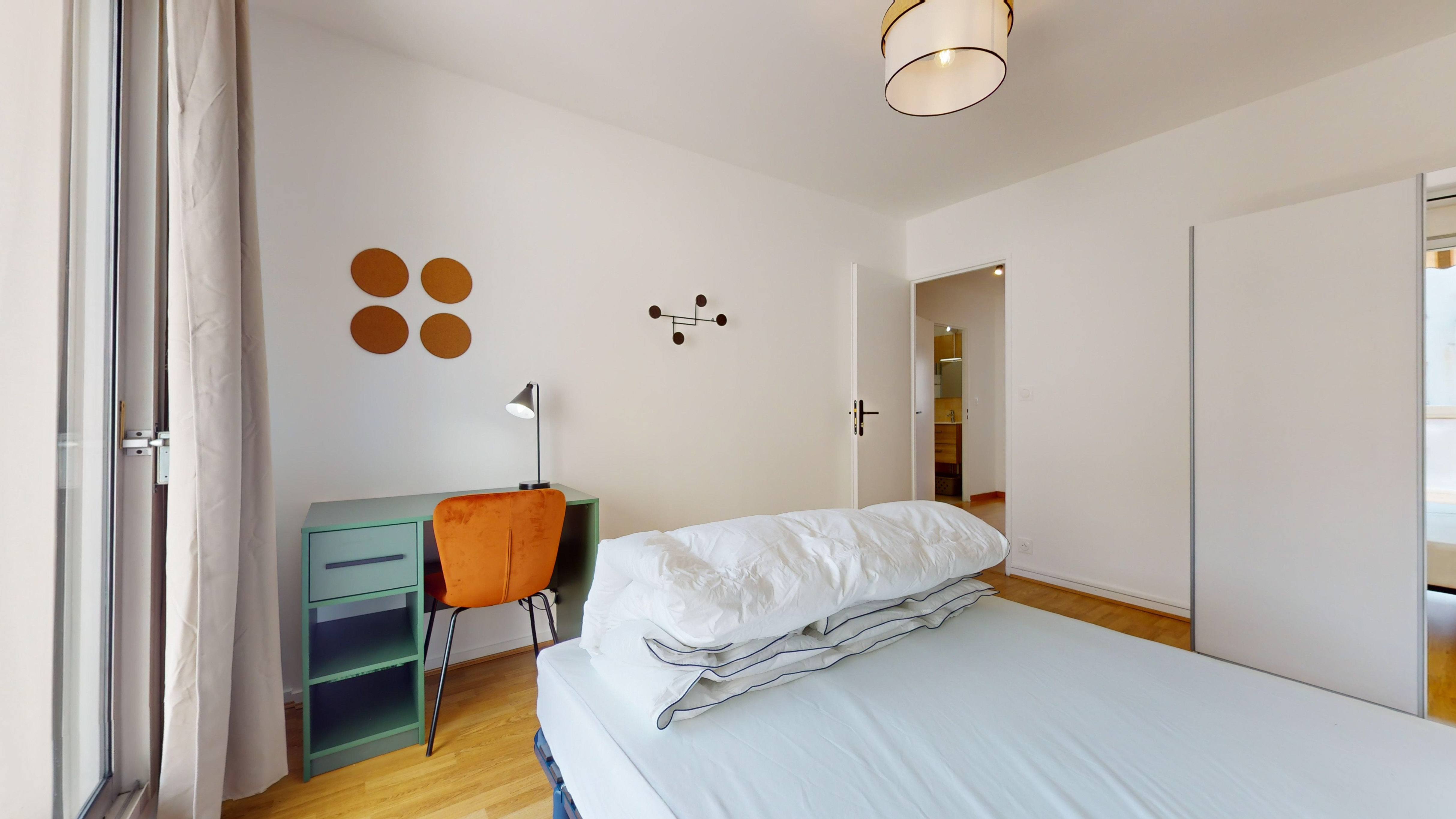  Room 2  -  Villeurbanne Racine  - Gallery -  3