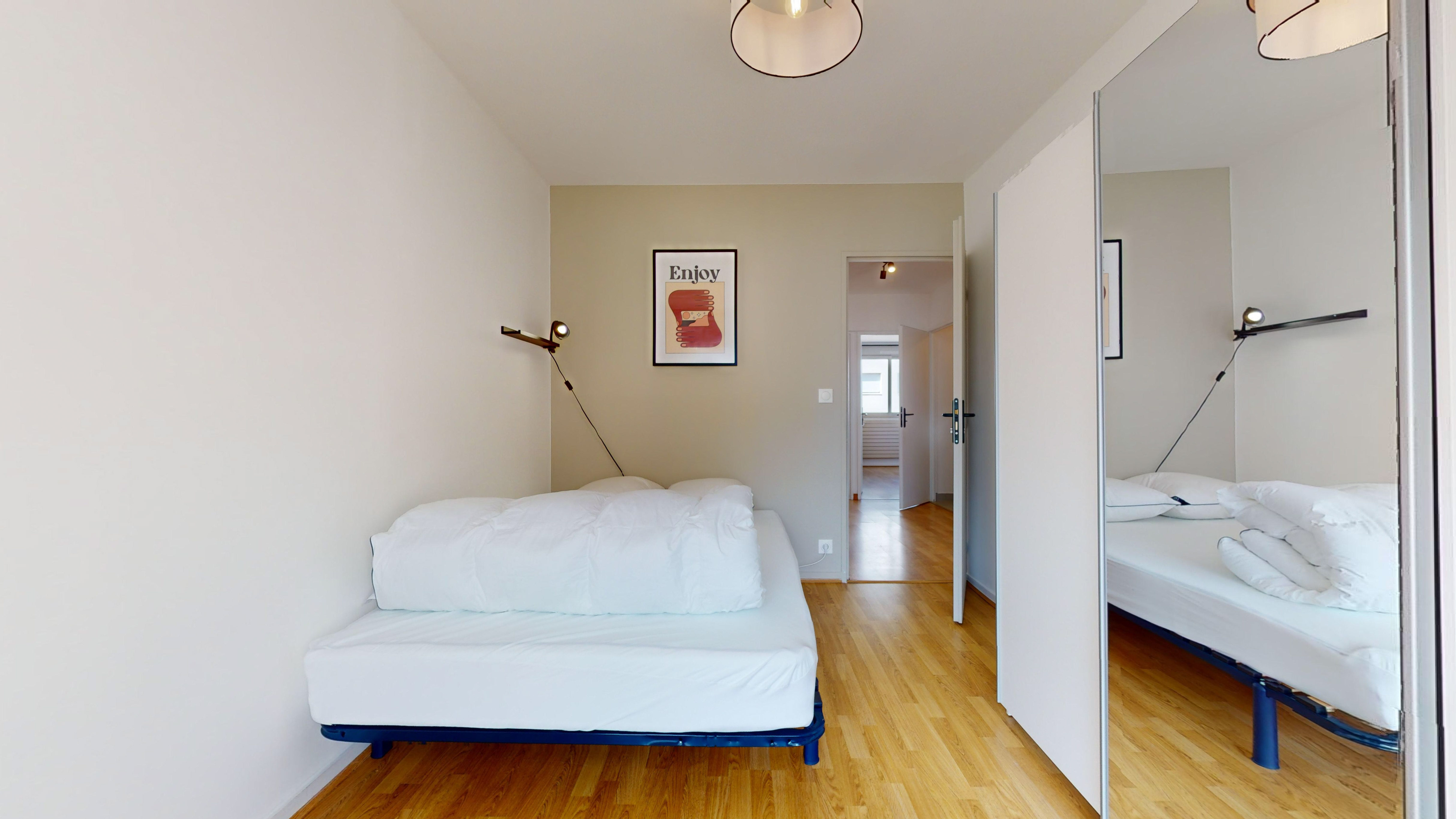  Room 3  -  Villeurbanne Racine  - Gallery -  3