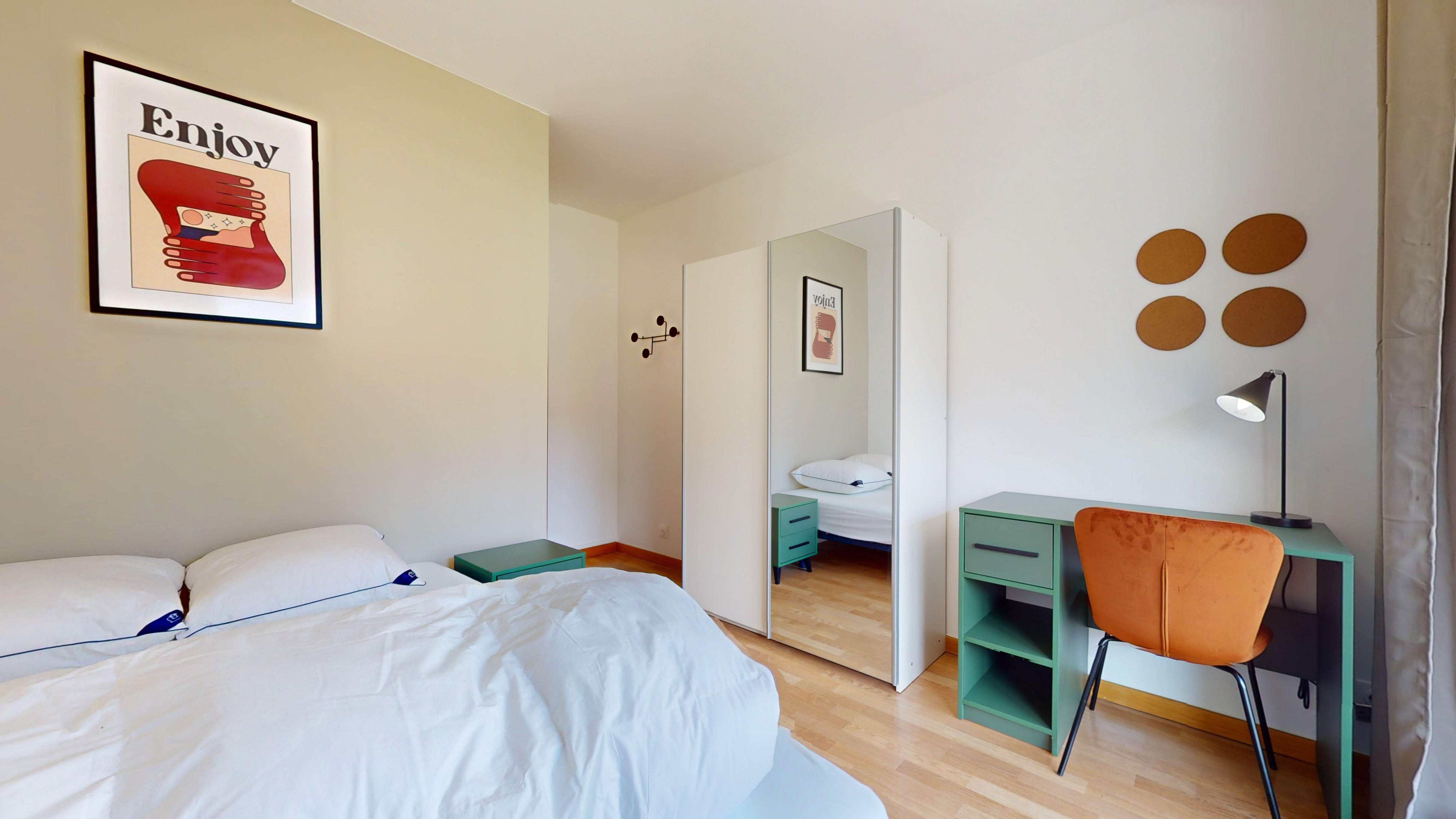  Room 4  -  Villeurbanne Racine  - Gallery -  1
