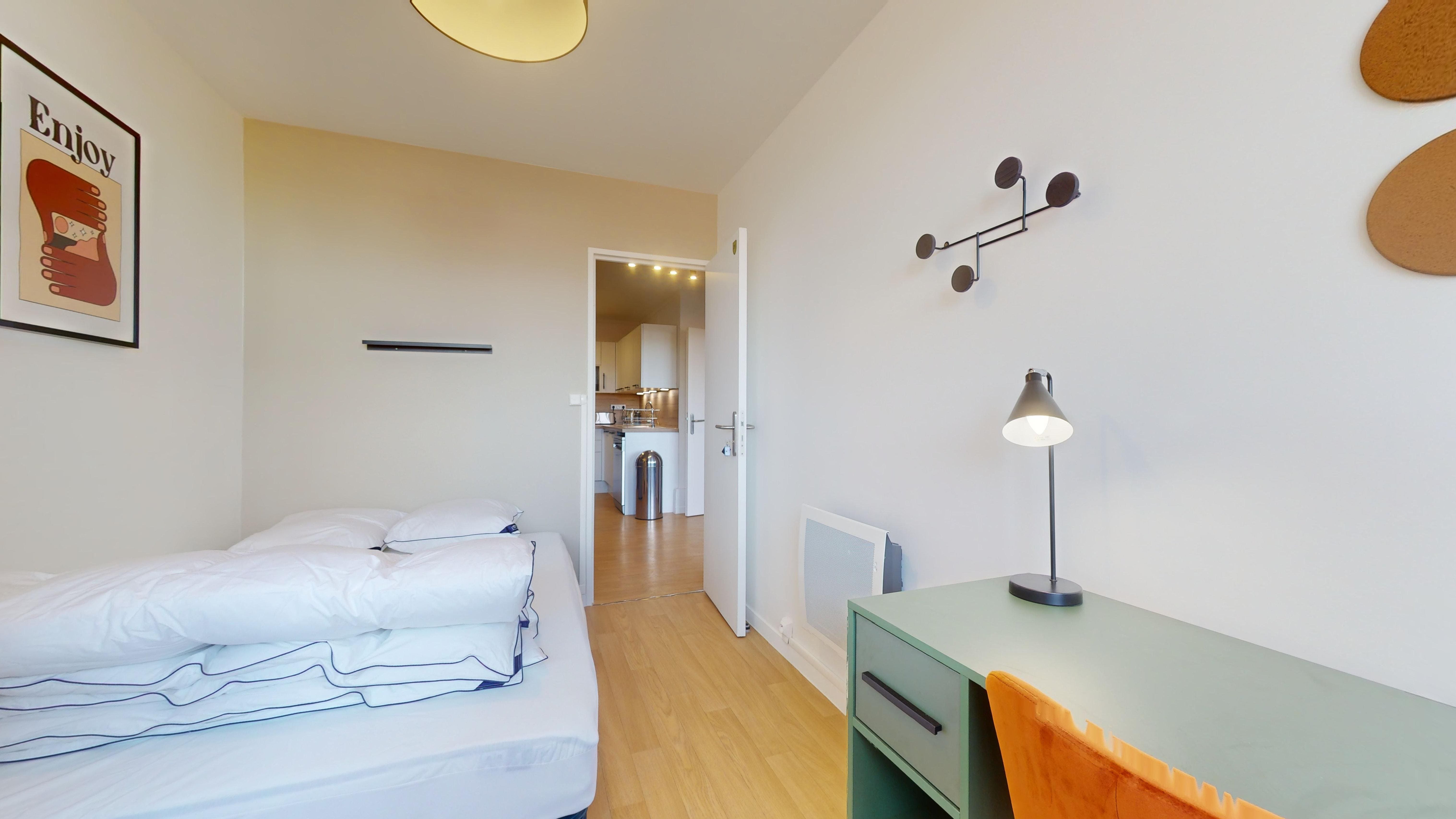 Room 5 - 2
