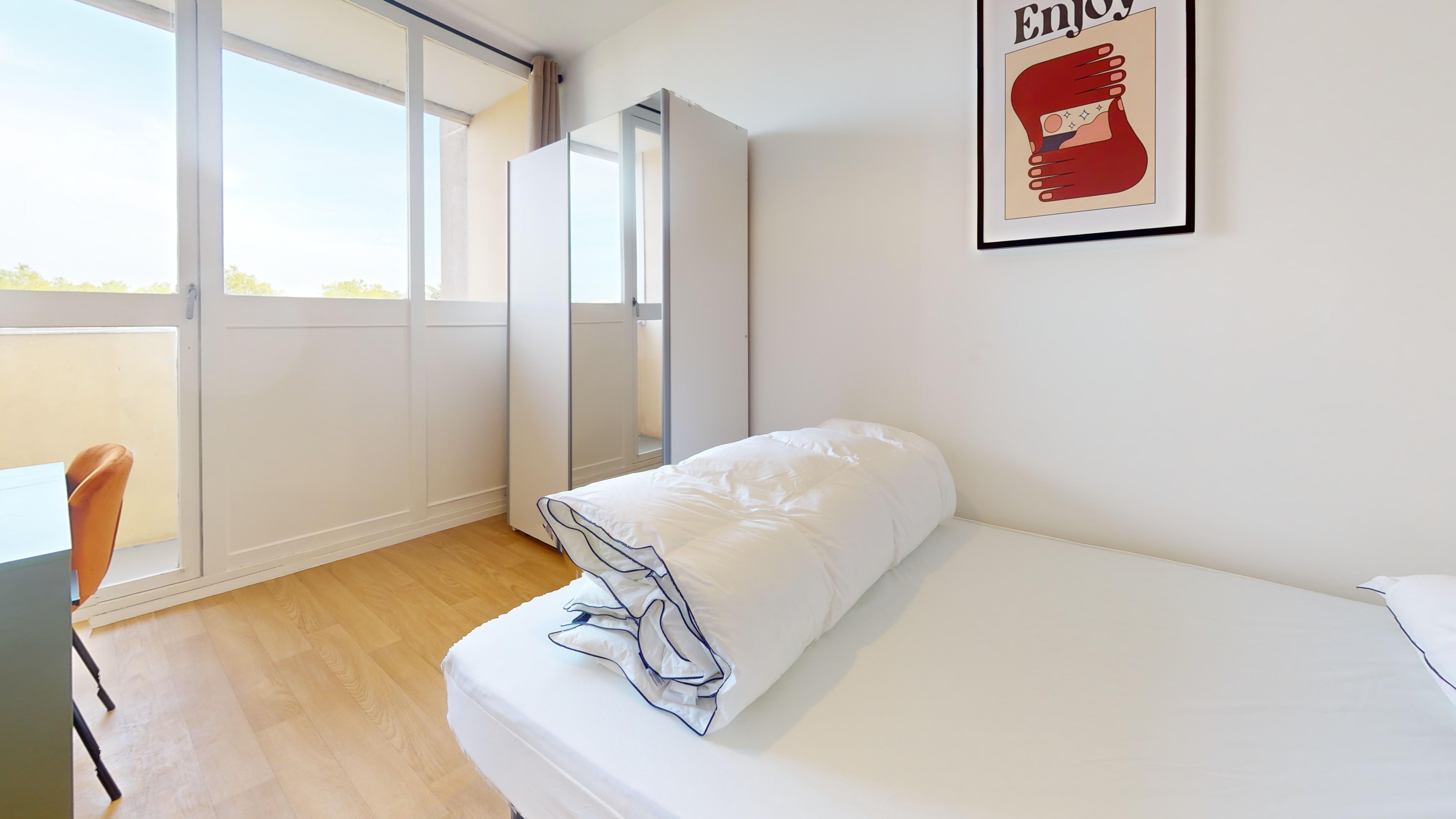 Room 5 - 1