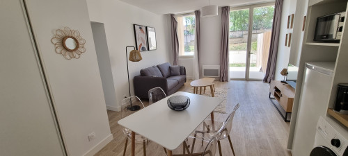 Poitiers Trinité - E002